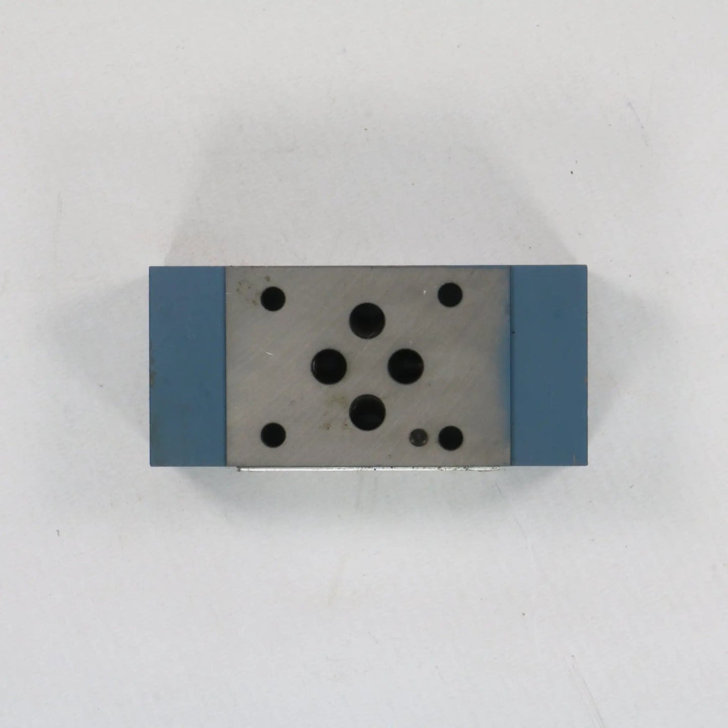 Bosch 0811024102 Manifold Check Valve Block-Valve Block-Used Industrial Parts