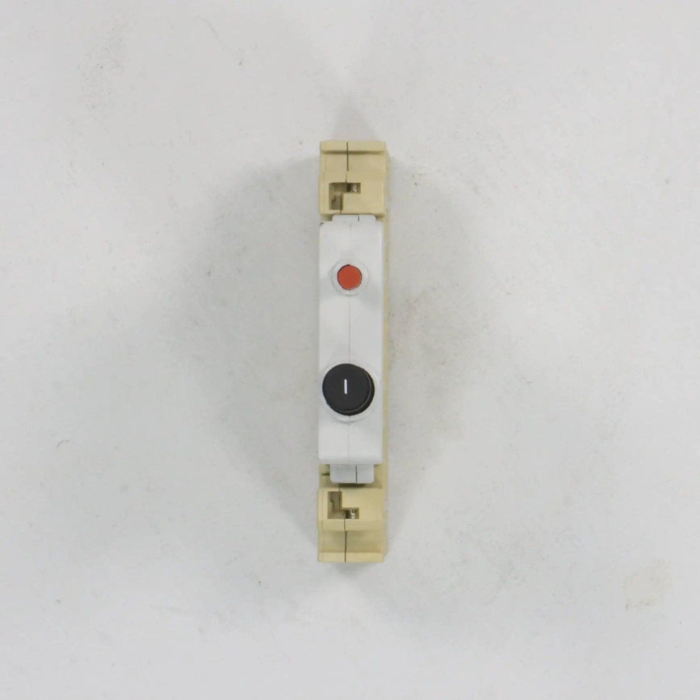 ETA Magnetic 3600 P10 Si Circuit Breaker & Typ 17 Socket-Circuit Breaker-Used Industrial Parts