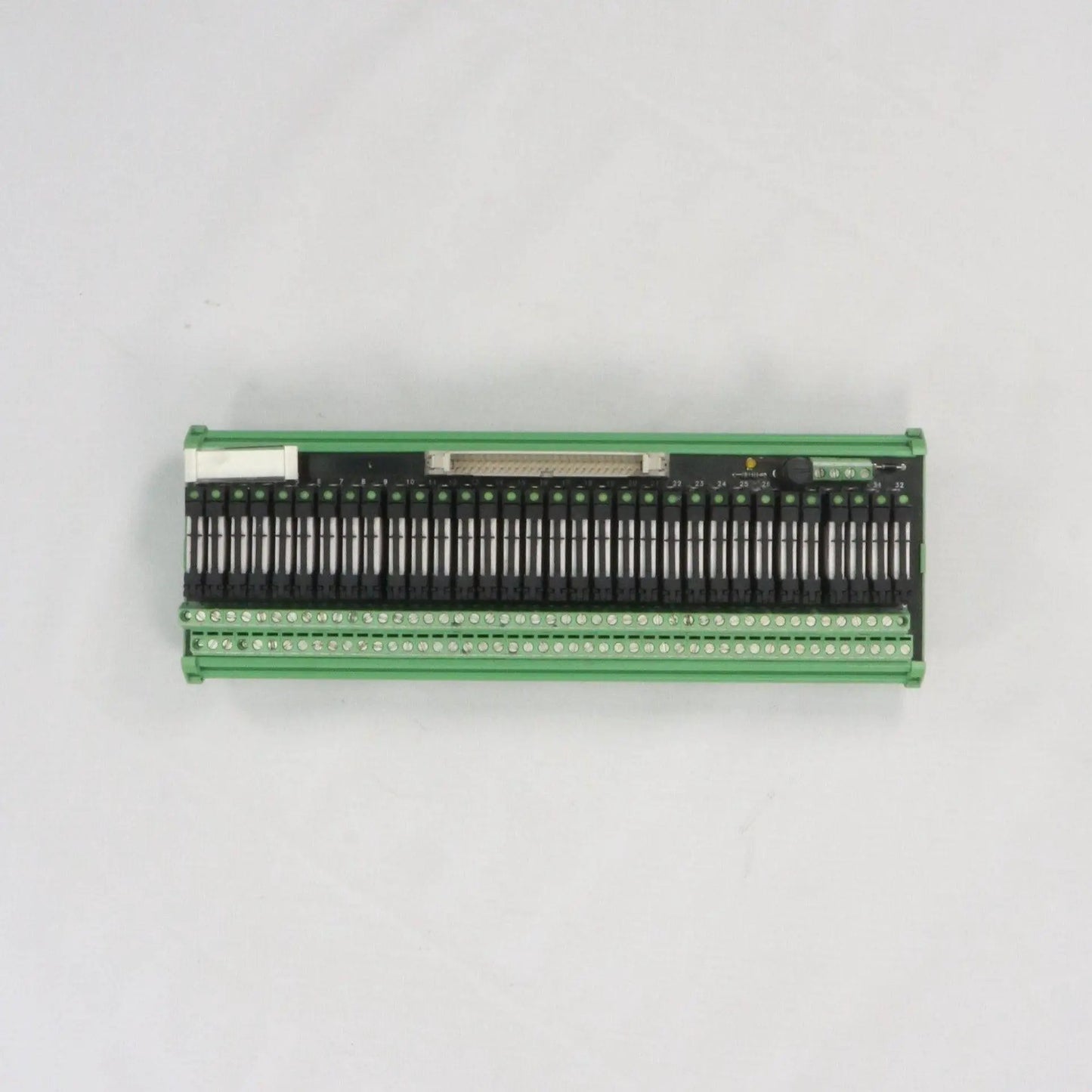 Phoenix Contact UMK 32R G24 21 PLC F SO Module-Multiple Relay Module-Used Industrial Parts