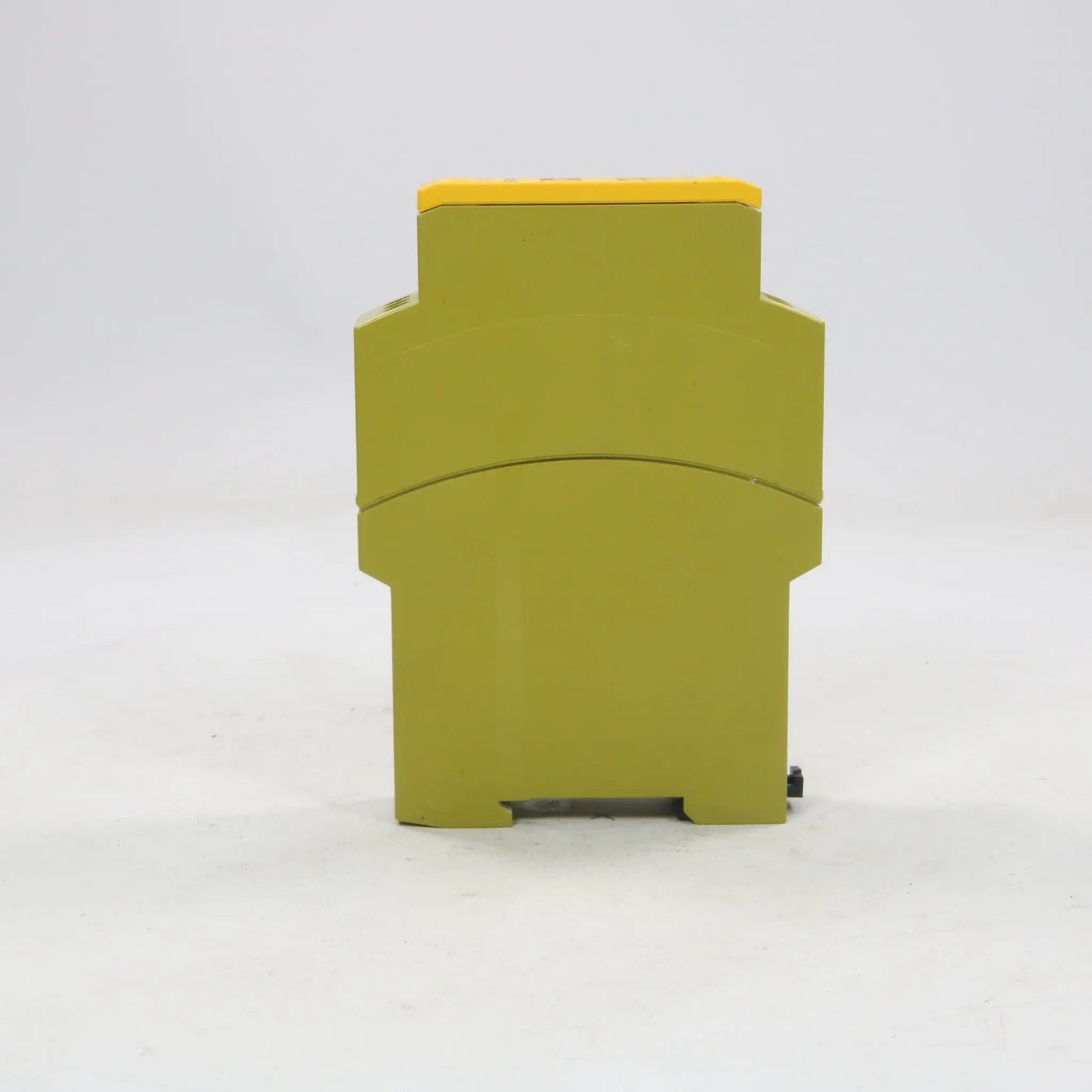 Pilz PZE X4V 774583 Safety Relay-Safety Relay-Used Industrial Parts