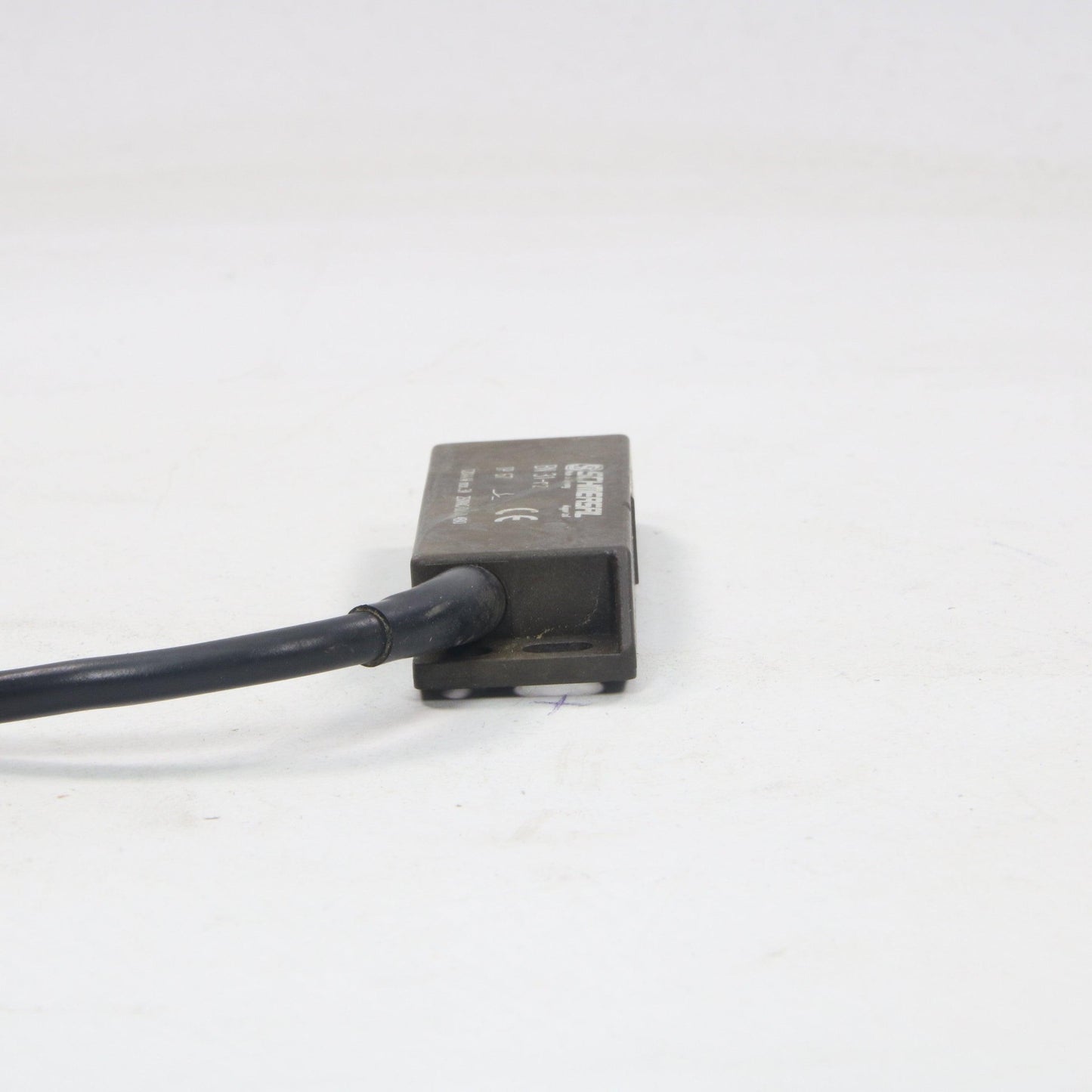 Schmersal BN-31-rz-Magnetic Inductive Sensor-Used Industrial Parts