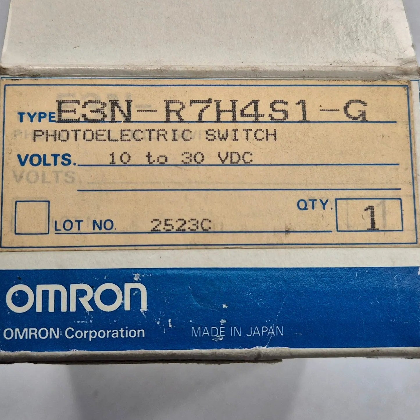 Omron E3N-R7H4 S1-G Heavy Duty Photoelectric Switch-Heavy Duty Photoelectric Switch-Used Industrial Parts