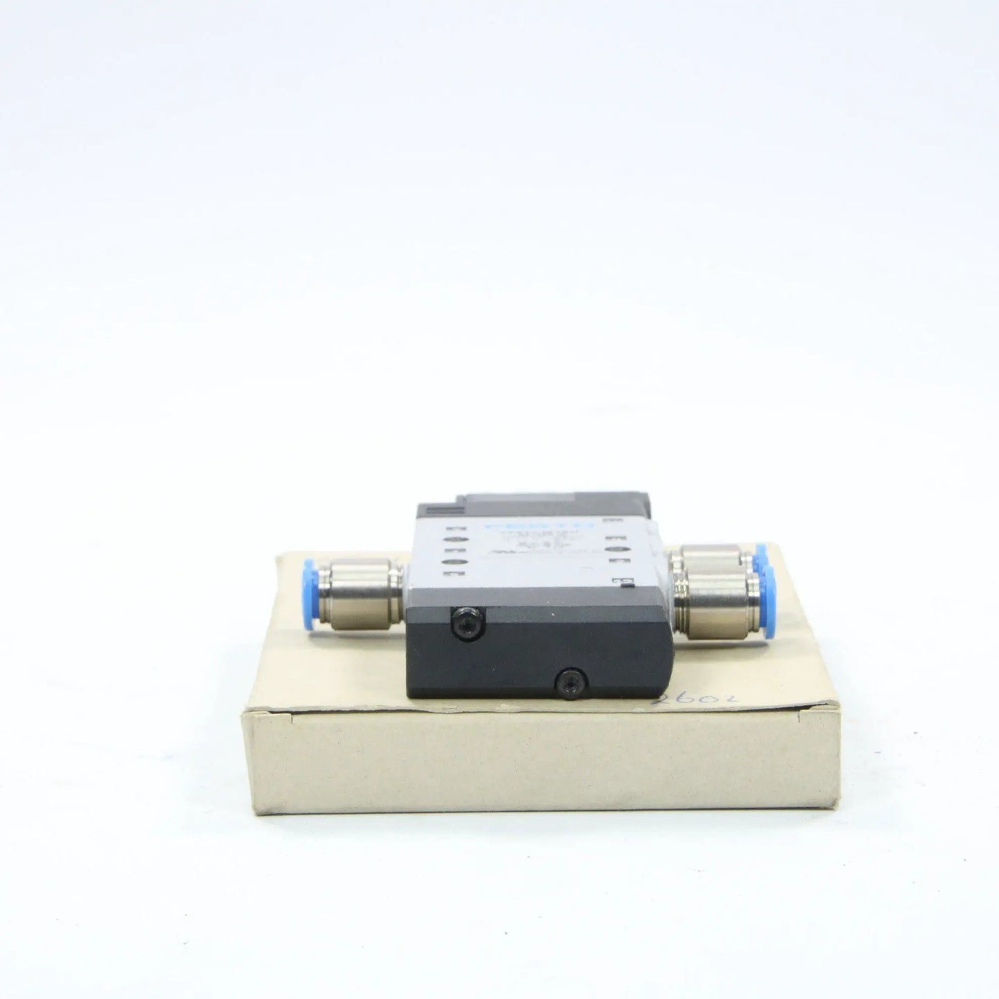 Festo CPE 14-M1BH Valve CPE14-M1BH-5L-QS-8-Pneumatic-Used Industrial Parts