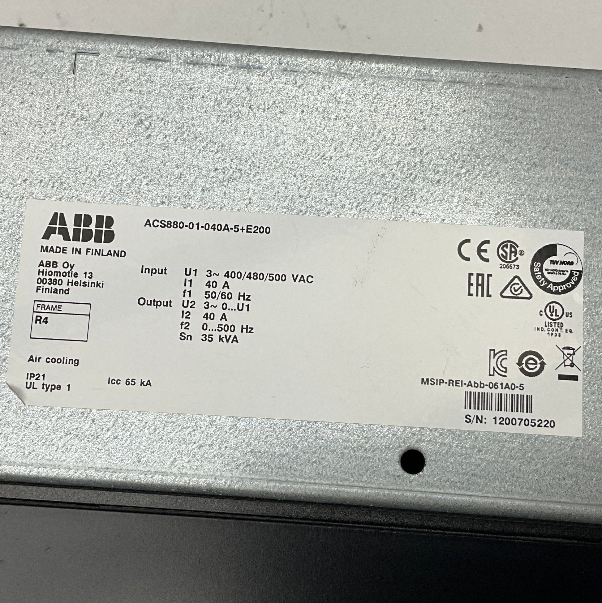 ABB ACS880-01-040A-5 AC Inverter Drive-AC Inverter Drive-Used Industrial Parts