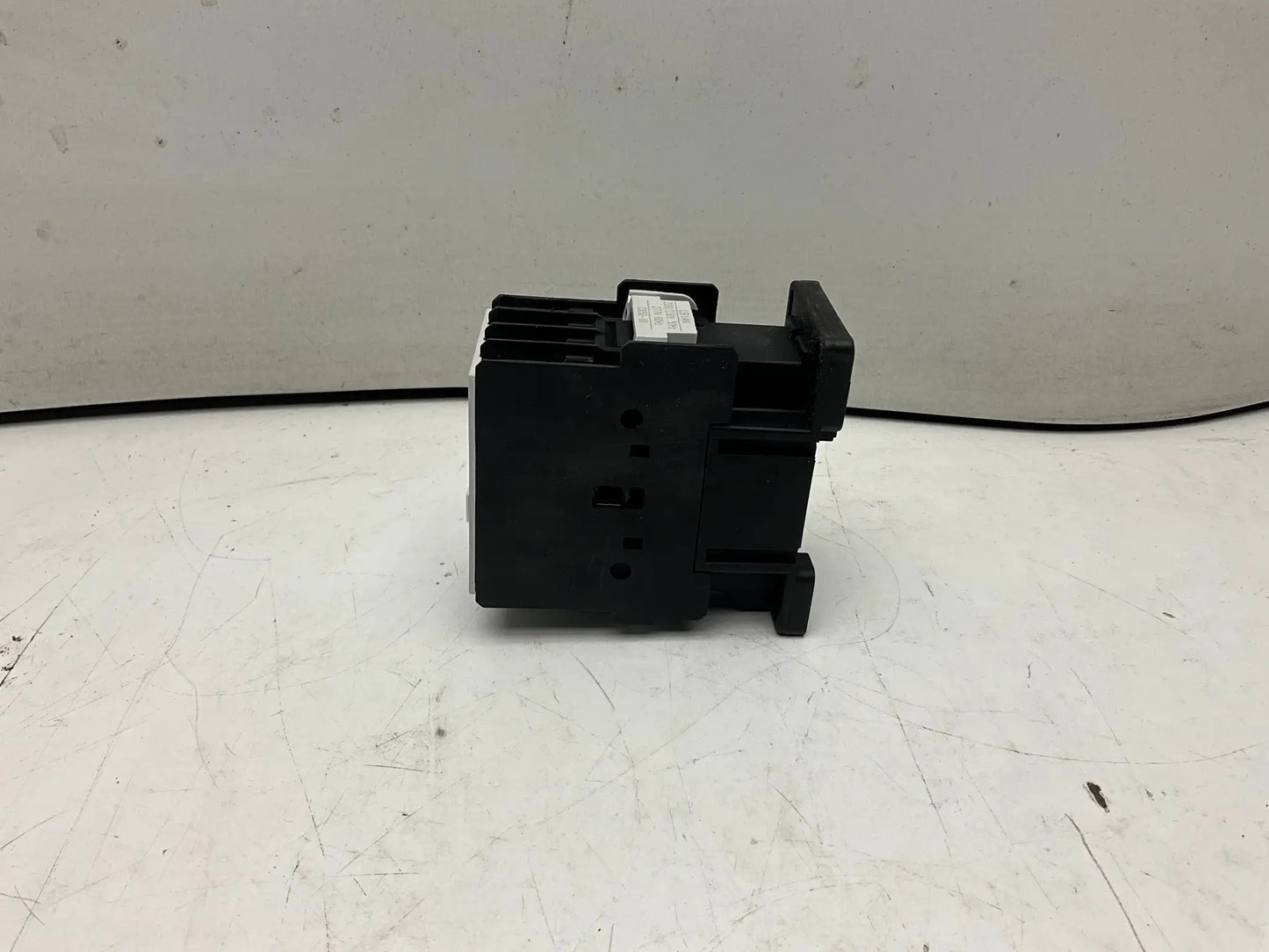 AEG SH 5.22 Auxiliary Relay-Auxiliary Relay-Used Industrial Parts