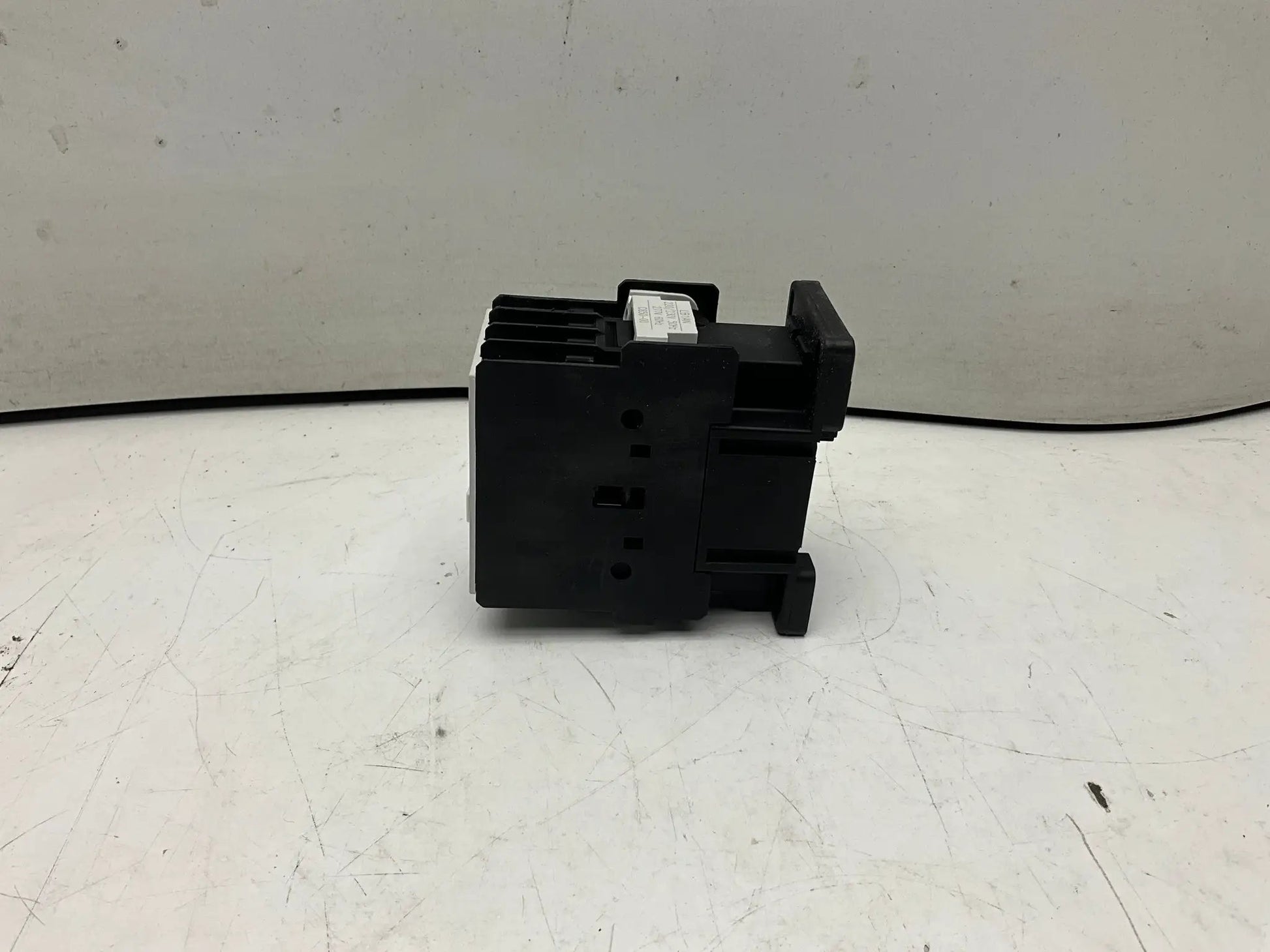 AEG SH 5.22 Auxiliary Relay-Auxiliary Relay-Used Industrial Parts
