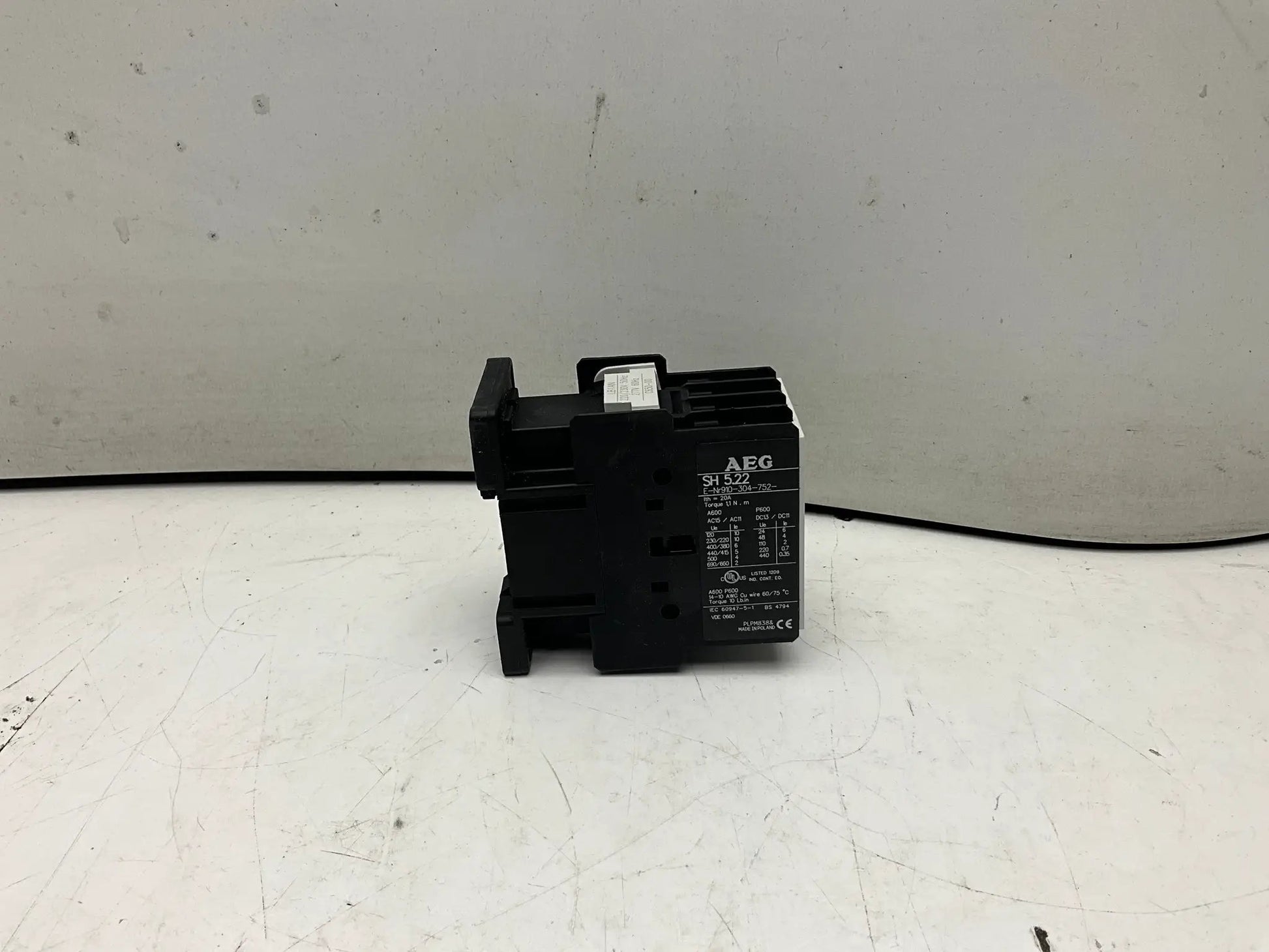 AEG SH 5.22 Auxiliary Relay-Auxiliary Relay-Used Industrial Parts