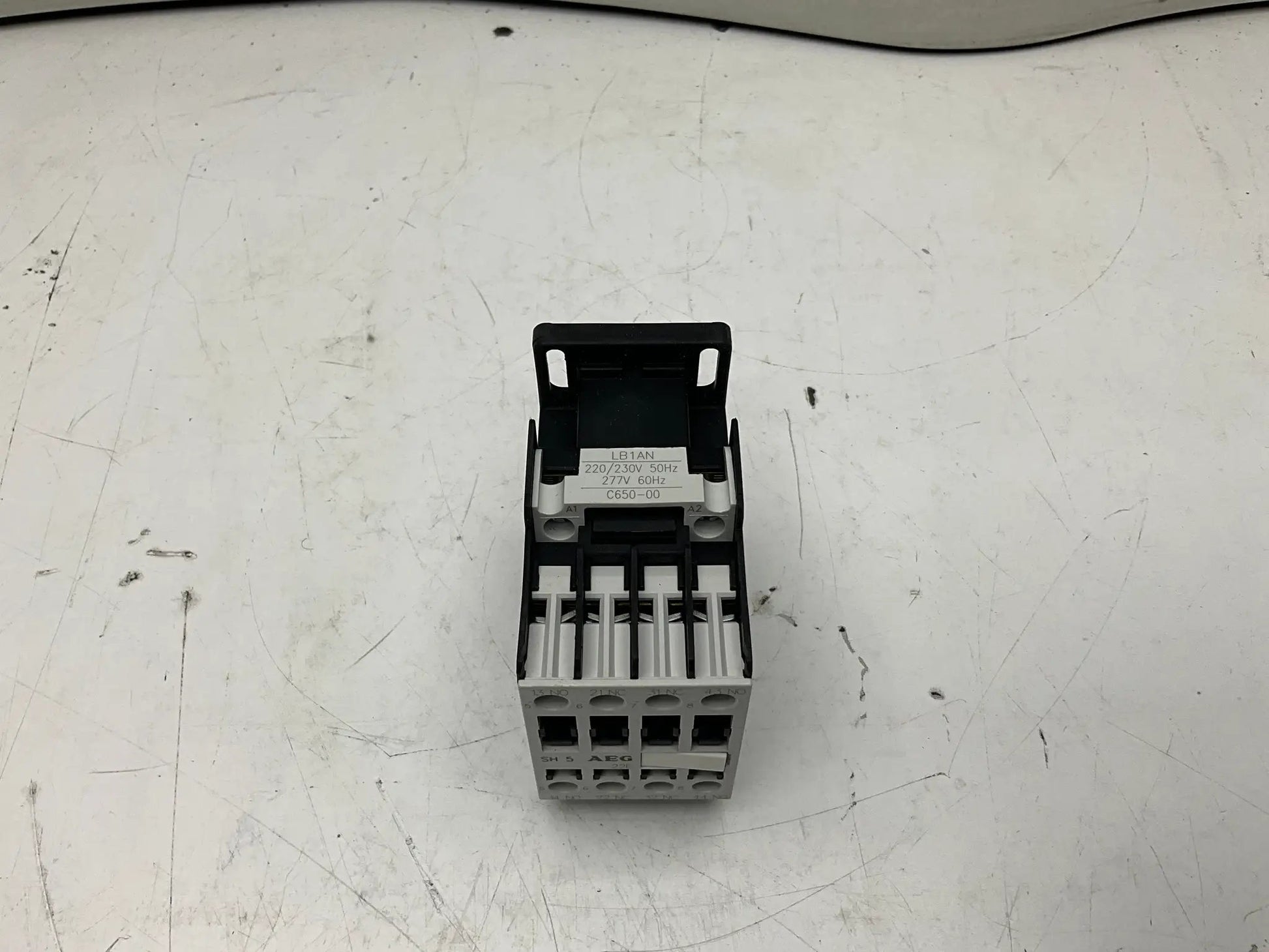 AEG SH 5.22 Auxiliary Relay-Auxiliary Relay-Used Industrial Parts
