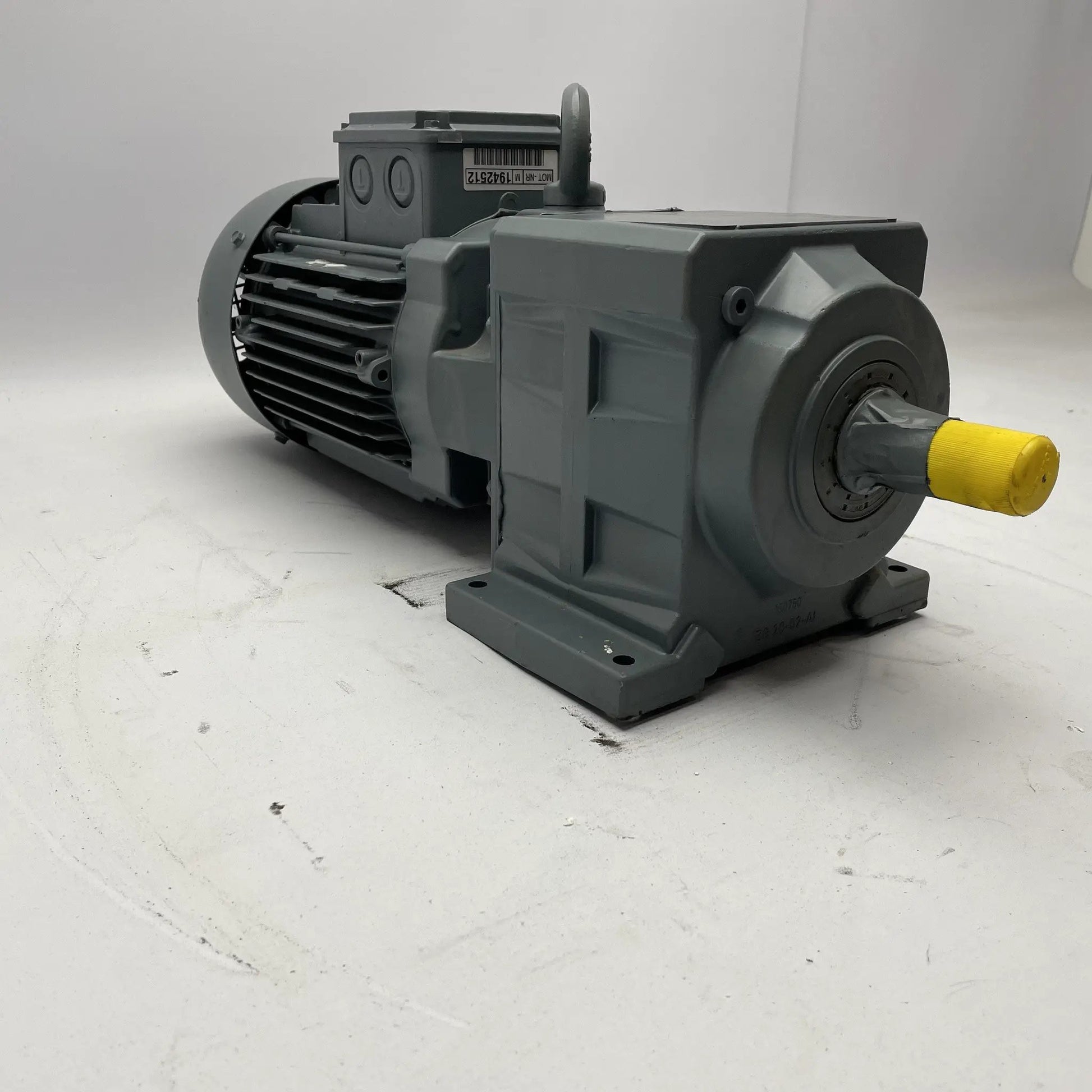 bauer gear motor gmbh esslingen Bauer Danfoss Getriebemotor BG20-11-D09LA4 – Used Industrial Parts