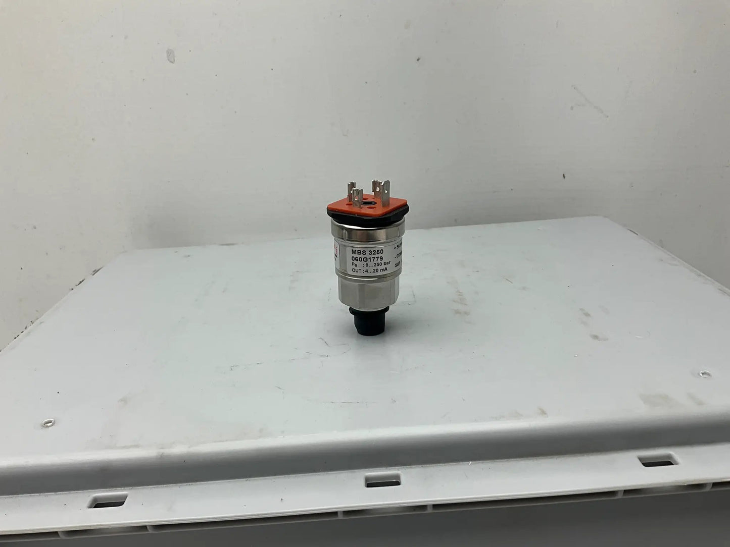 Danfoss MBS 3250 Pressure Transmitter - 060G1779-Pressure Transmitter-DB-03-05-6152424782759-Used Industrial Parts