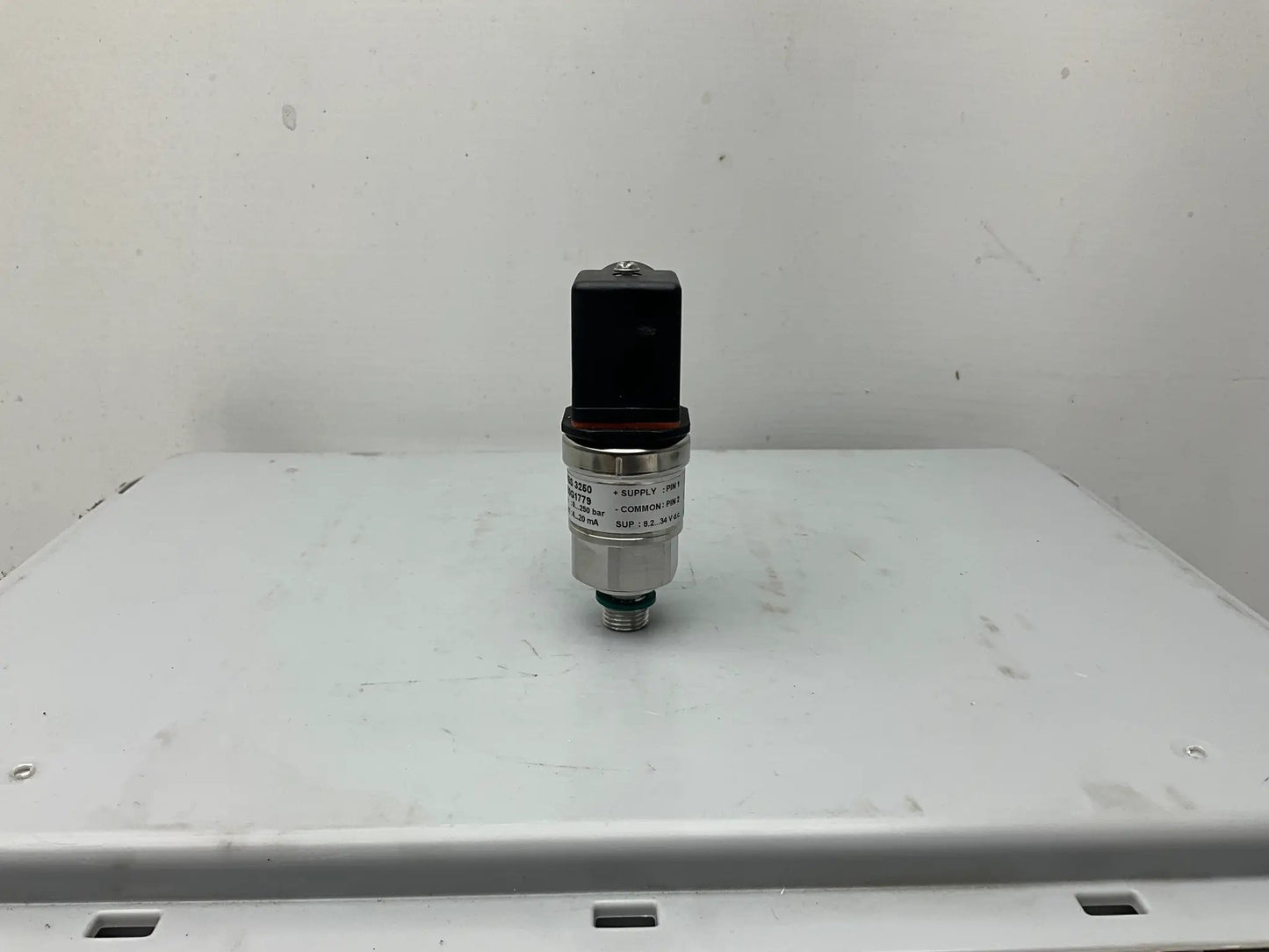 Danfoss MBS 3250 Pressure Transmitter - 060G1779-Pressure Transmitter-Used Industrial Parts