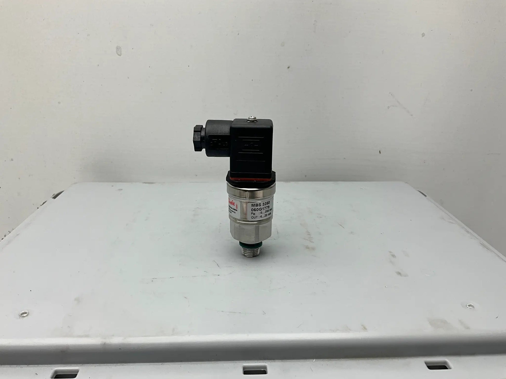 Danfoss MBS 3250 Pressure Transmitter - 060G1779-Pressure Transmitter-Used Industrial Parts