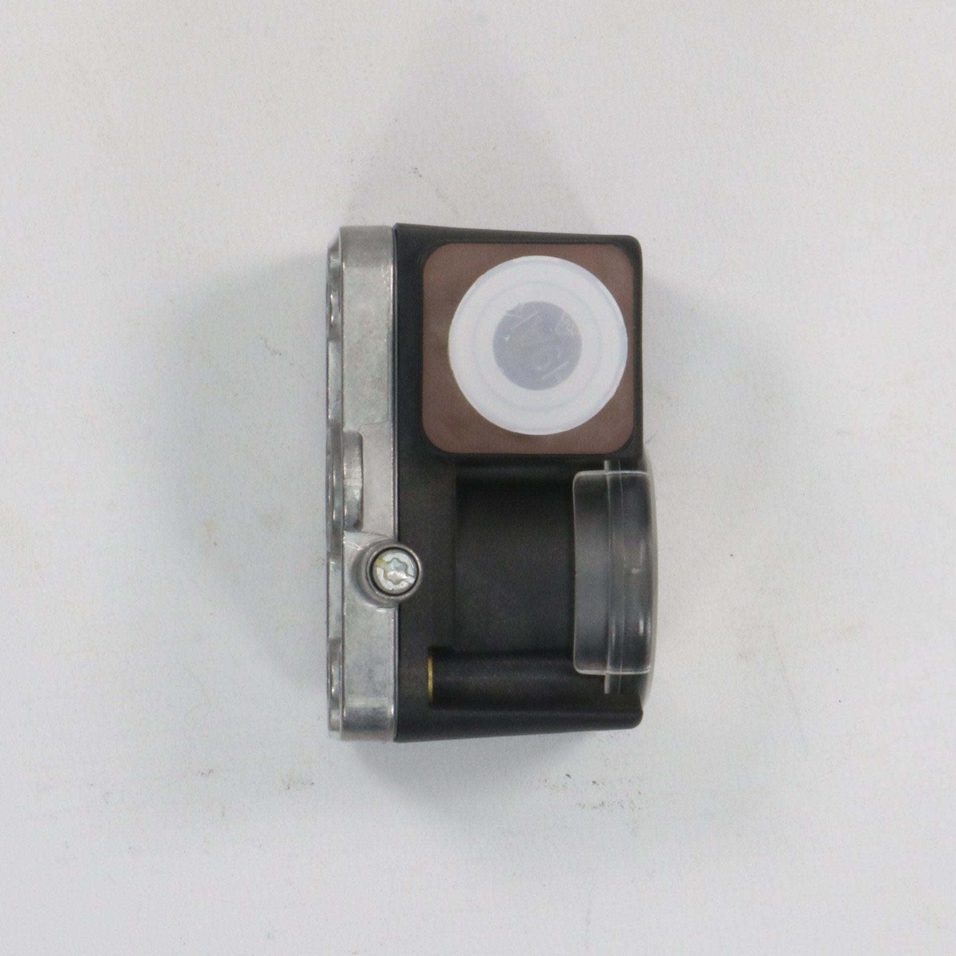 Dungs GW 150 A5 Compact Pressure Switch-Compact Pressure Switch-Used Industrial Parts