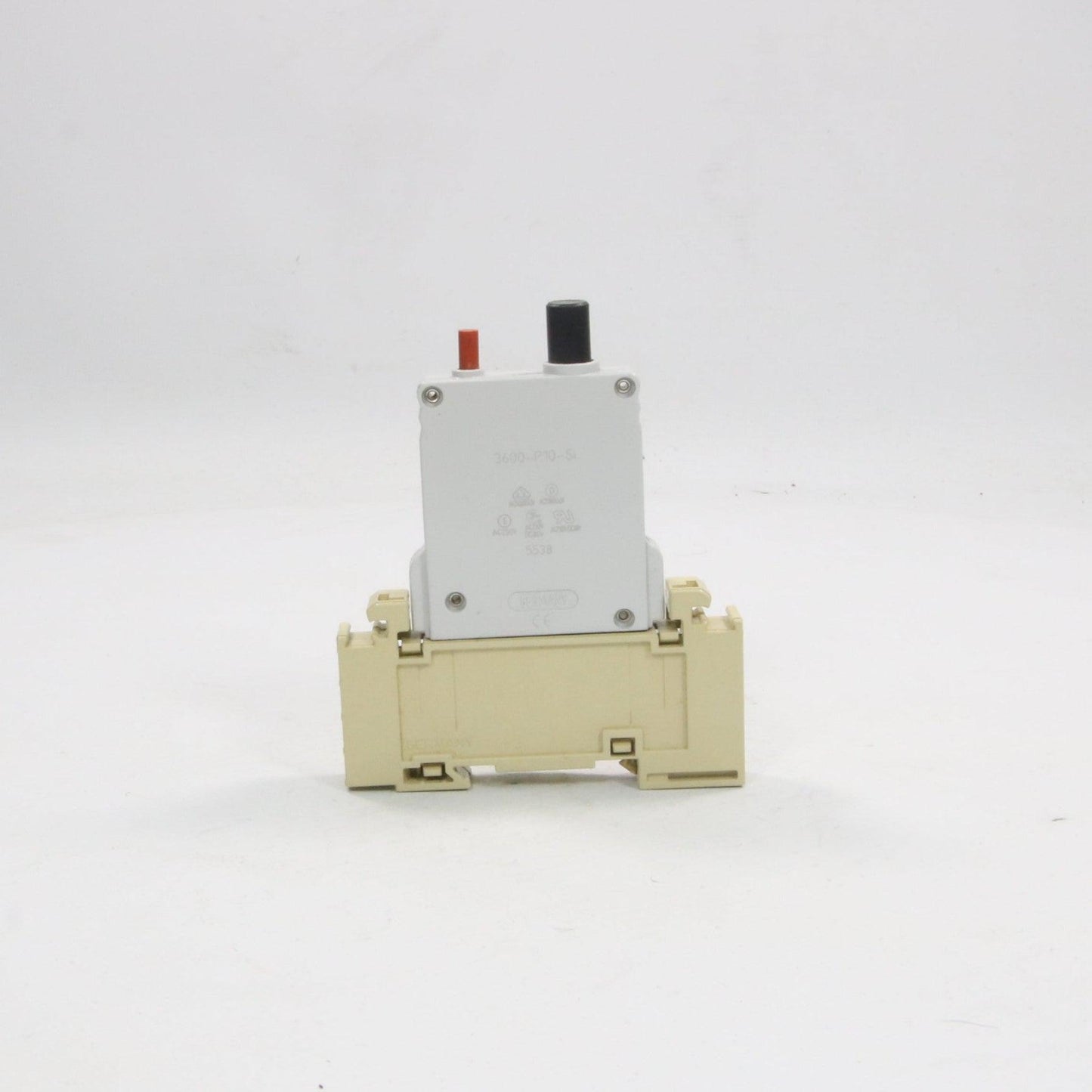 ETA Magnetic 3600 P10 Si Circuit Breaker & Typ 17 Socket-Circuit Breaker-Used Industrial Parts