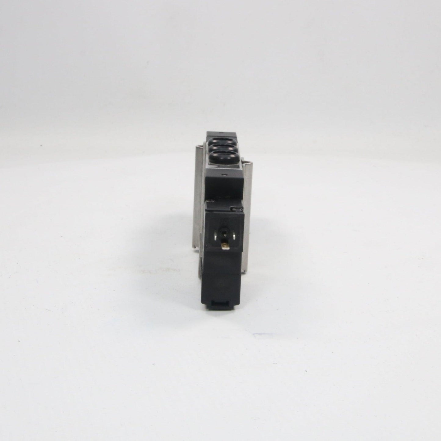 Festo CPE18-M1H-5/3G-1/4 Pneumatic Valve-Pneumatic Valve-Used Industrial Parts