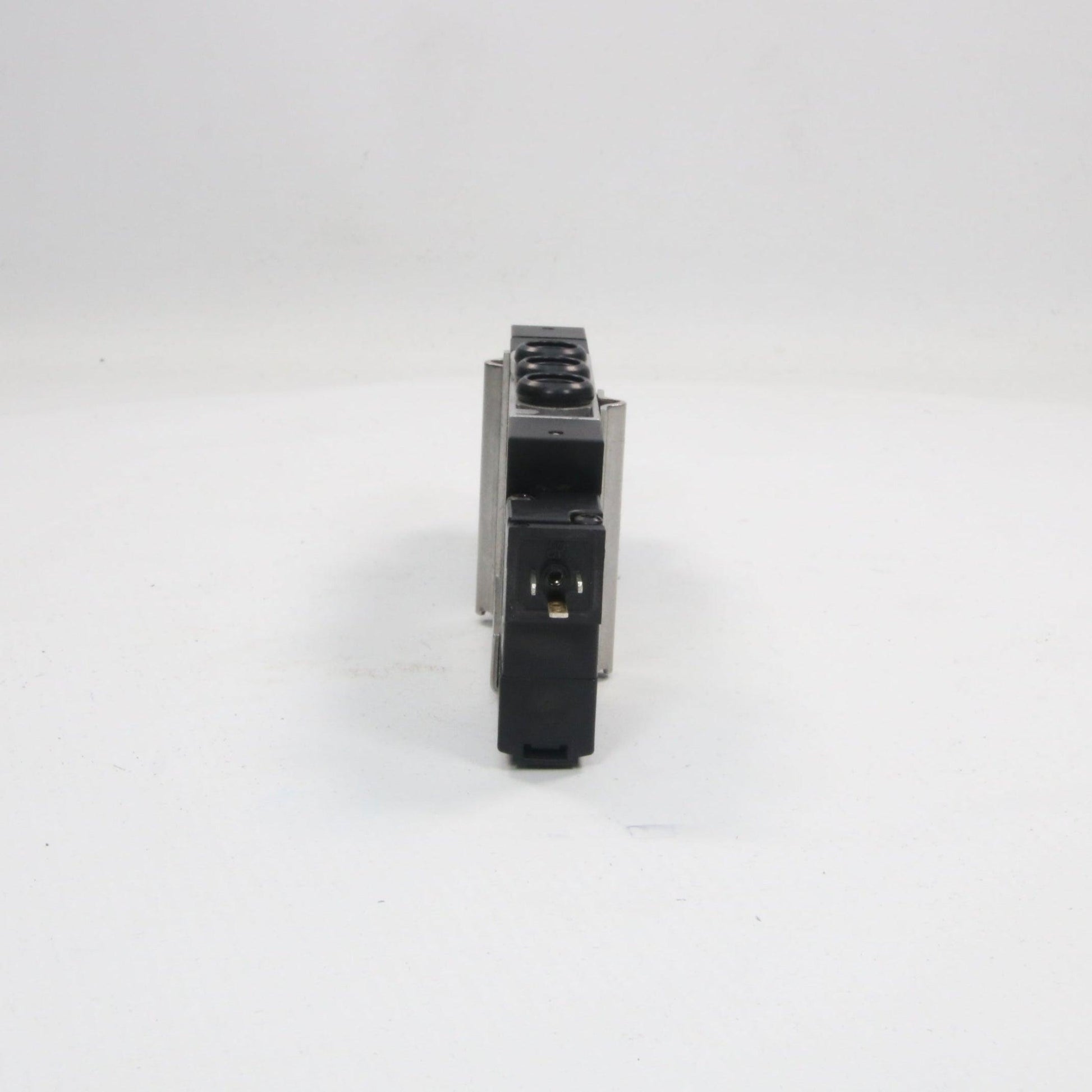 Festo CPE18-M1H-5/3G-1/4 Pneumatic Valve-Pneumatic Valve-Used Industrial Parts