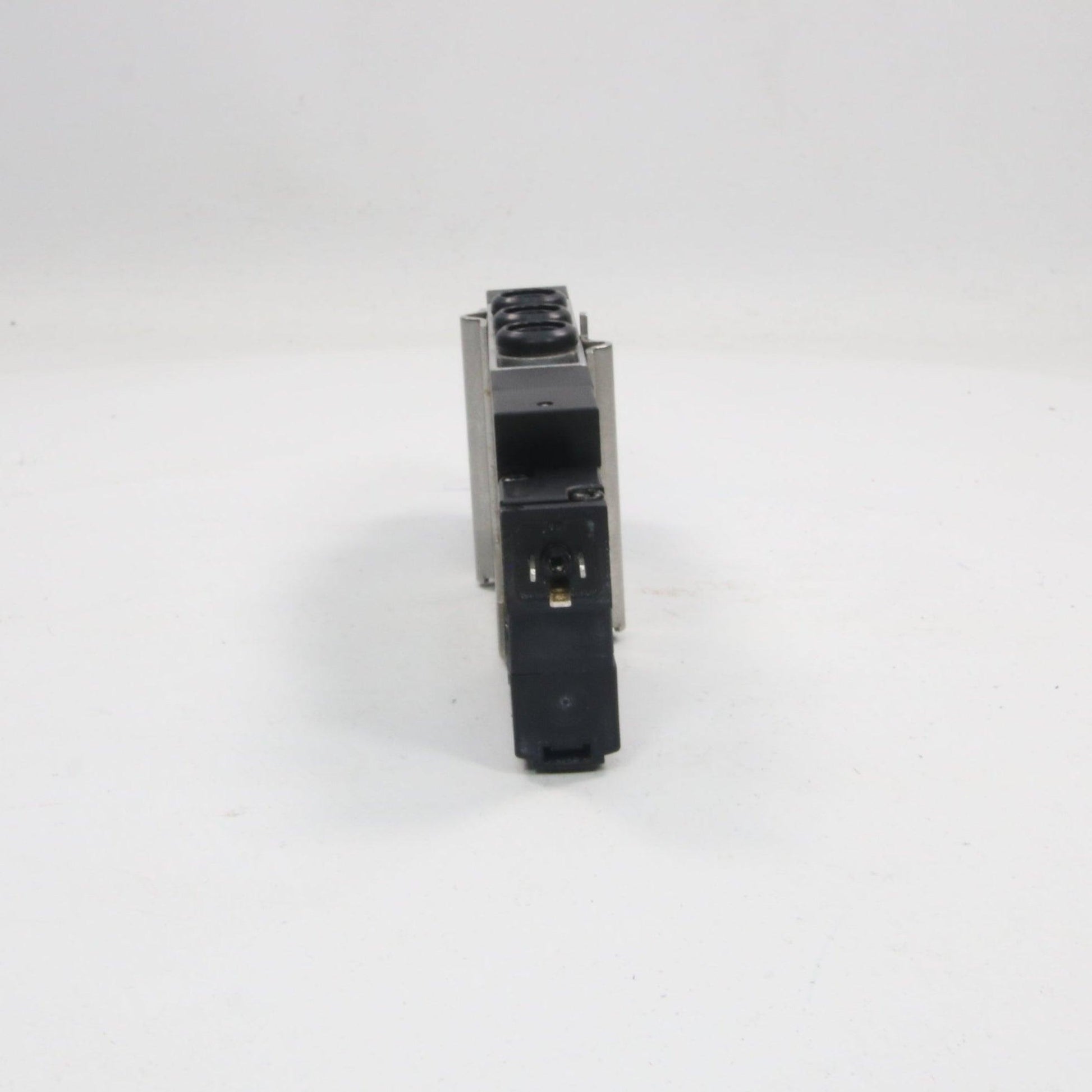 Festo CPE18-M1H-5/3G-1/4 Pneumatic Valve-Pneumatic Valve-Used Industrial Parts