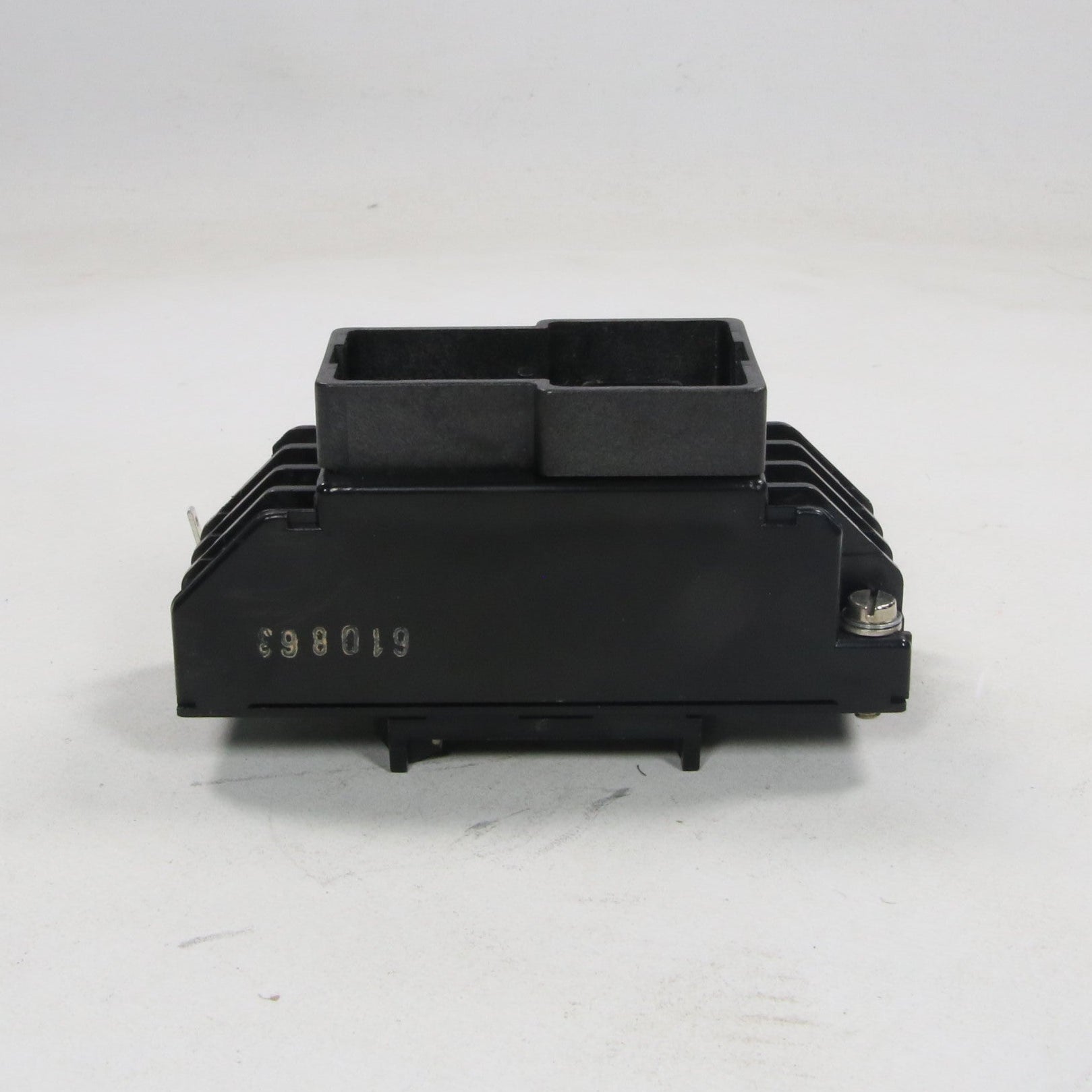 Hartmann & Braun 86210-0-6060000 Plug-in Relay Socket-Plug-in Relay Socket-Used Industrial Parts