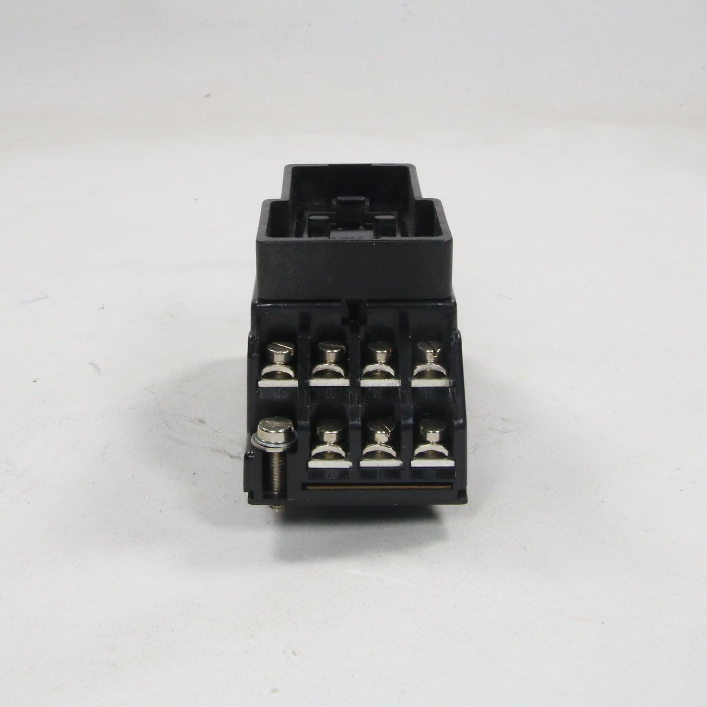 Hartmann & Braun 86210-0-6060000 Plug-in Relay Socket-Plug-in Relay Socket-Used Industrial Parts