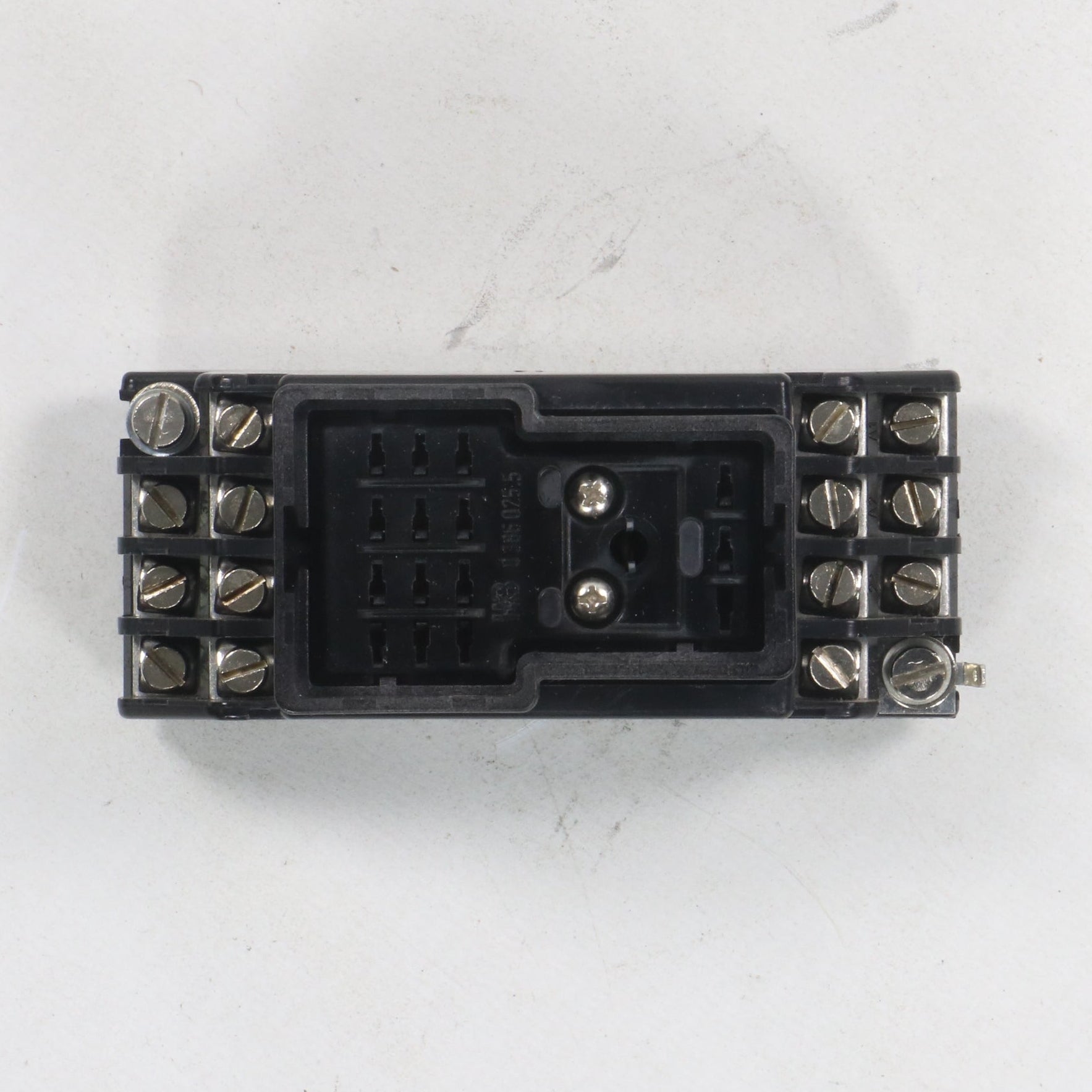 Hartmann & Braun 86210-0-6060000 Plug-in Relay Socket-Plug-in Relay Socket-Used Industrial Parts