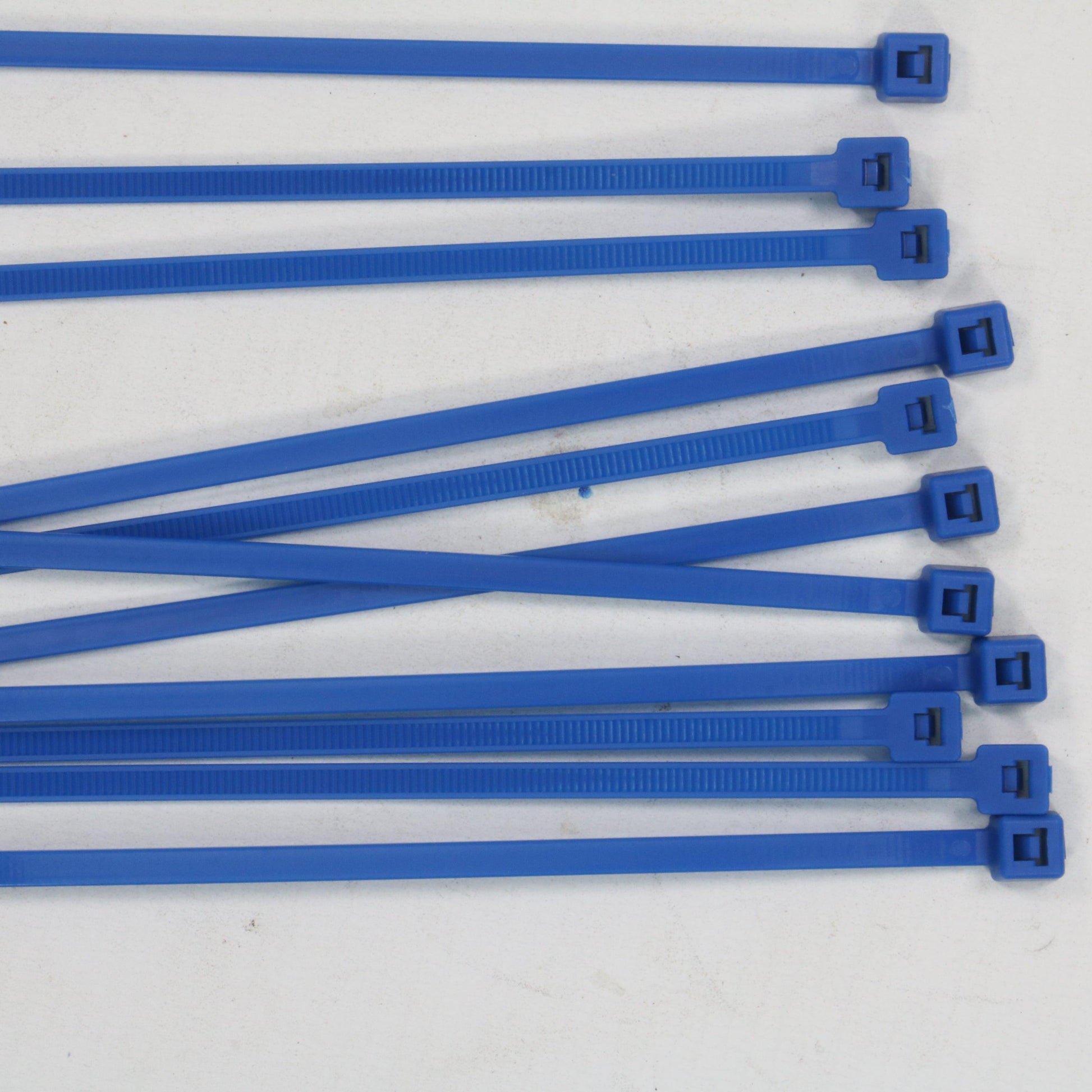 Hellermann Tyton Tyraps tie wraps cable binders-Tyrap-Used Industrial Parts