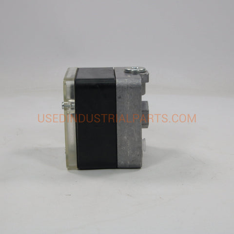 Image of Krom Schroder DWG MZ52 04U Pressure Switch-Pressure Switch-DB-01-03-Used Industrial Parts
