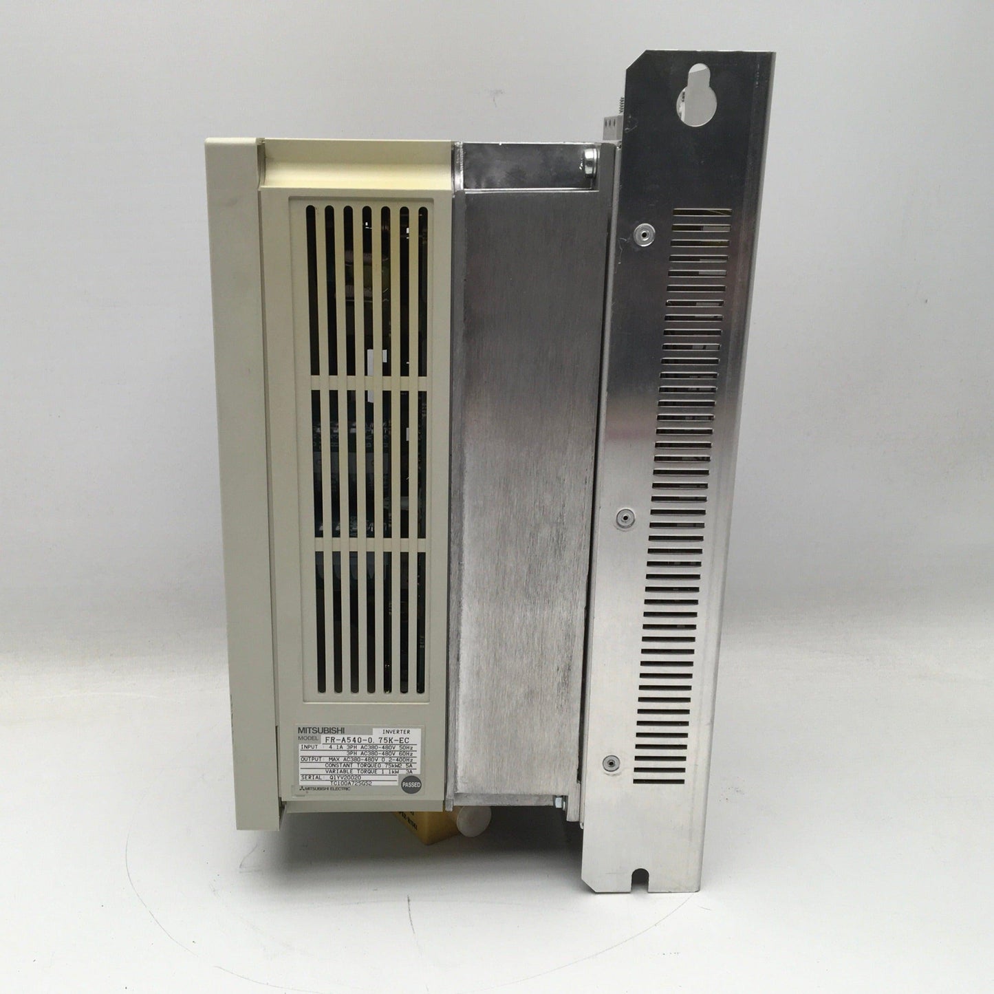 Mitsubishi Frequency Drive Inverter FR-A540-0 75K-EC/FR-DU-04-Inverter-Used Industrial Parts