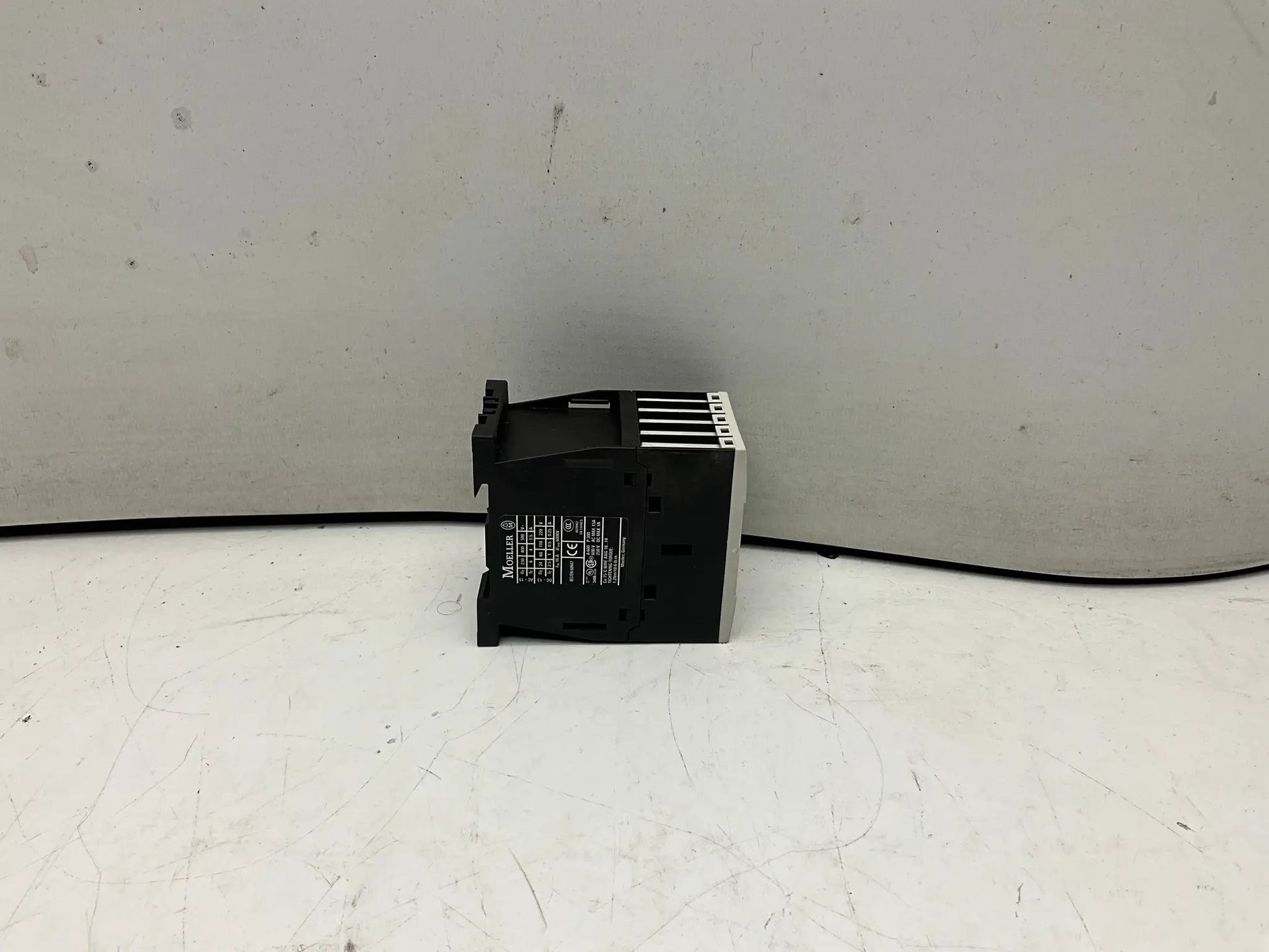 Moeller Xstart DILA-22 Contactor Relay-Contactor Relay-Used Industrial Parts