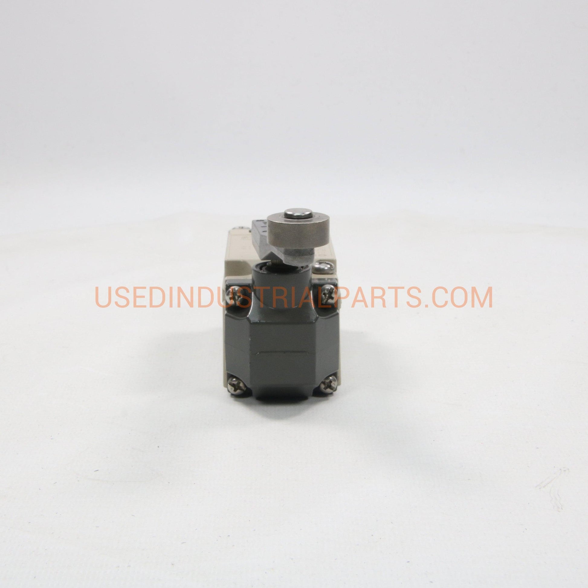 Omron D4-3E01N-GM Limit Switch-Limit Switch-AC-05-05-Used Industrial Parts