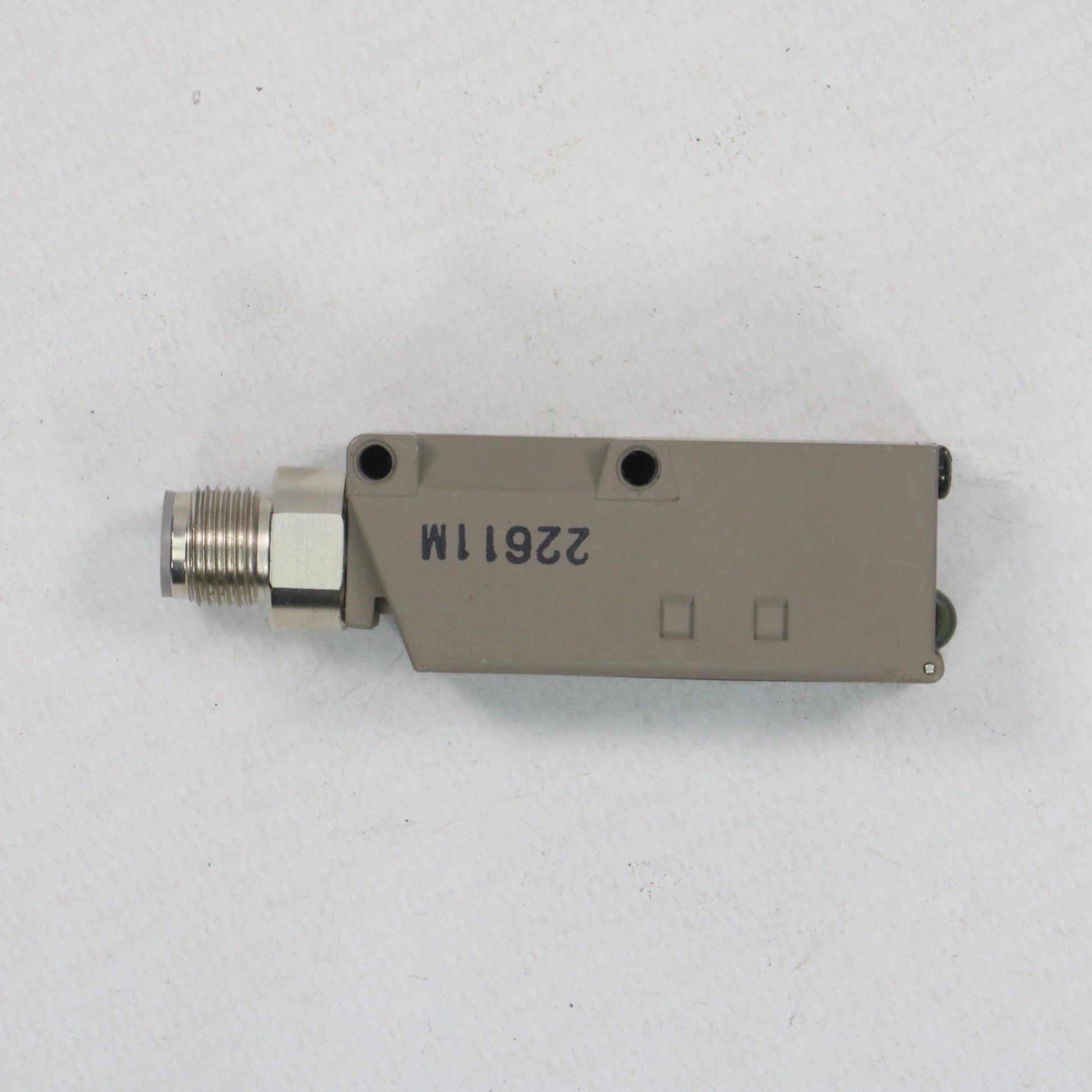 Omron E3S-CR67 Transparent Bottle Sensor-Transparent Bottle Sensor-Used Industrial Parts