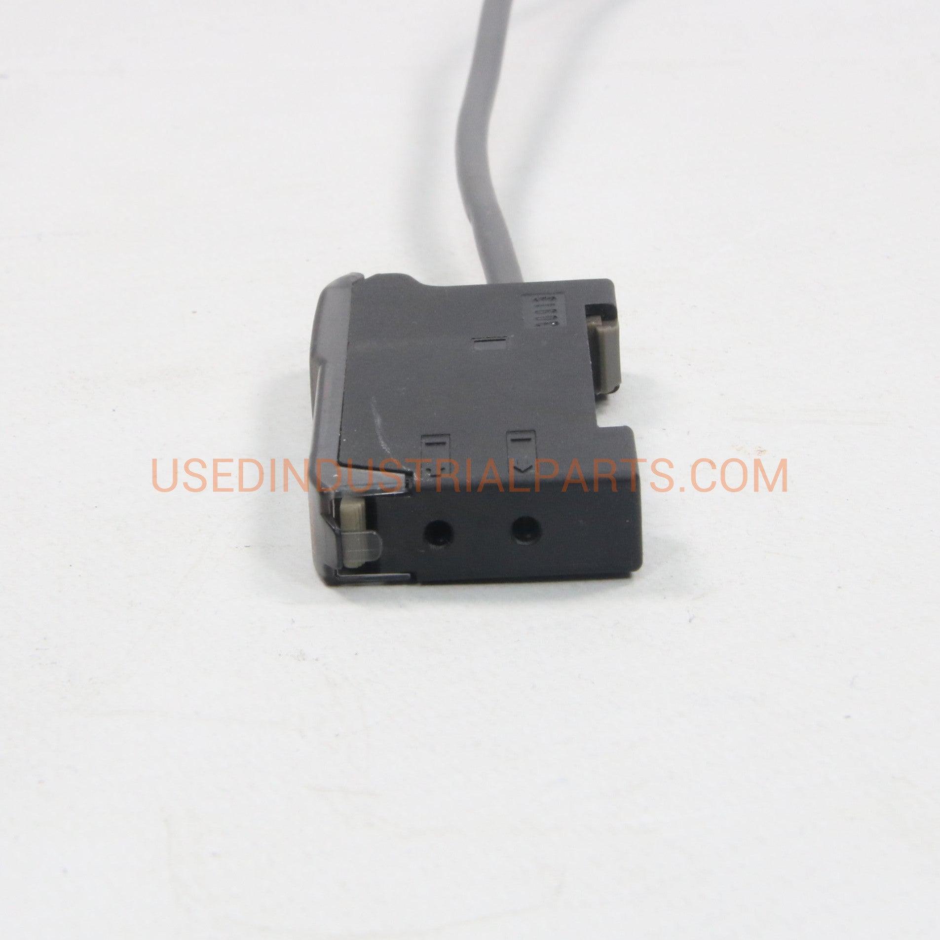 Omron E3X-DA51-N Optical Fibre Sensor-Optical Fibre Amplifier-Used Industrial Parts