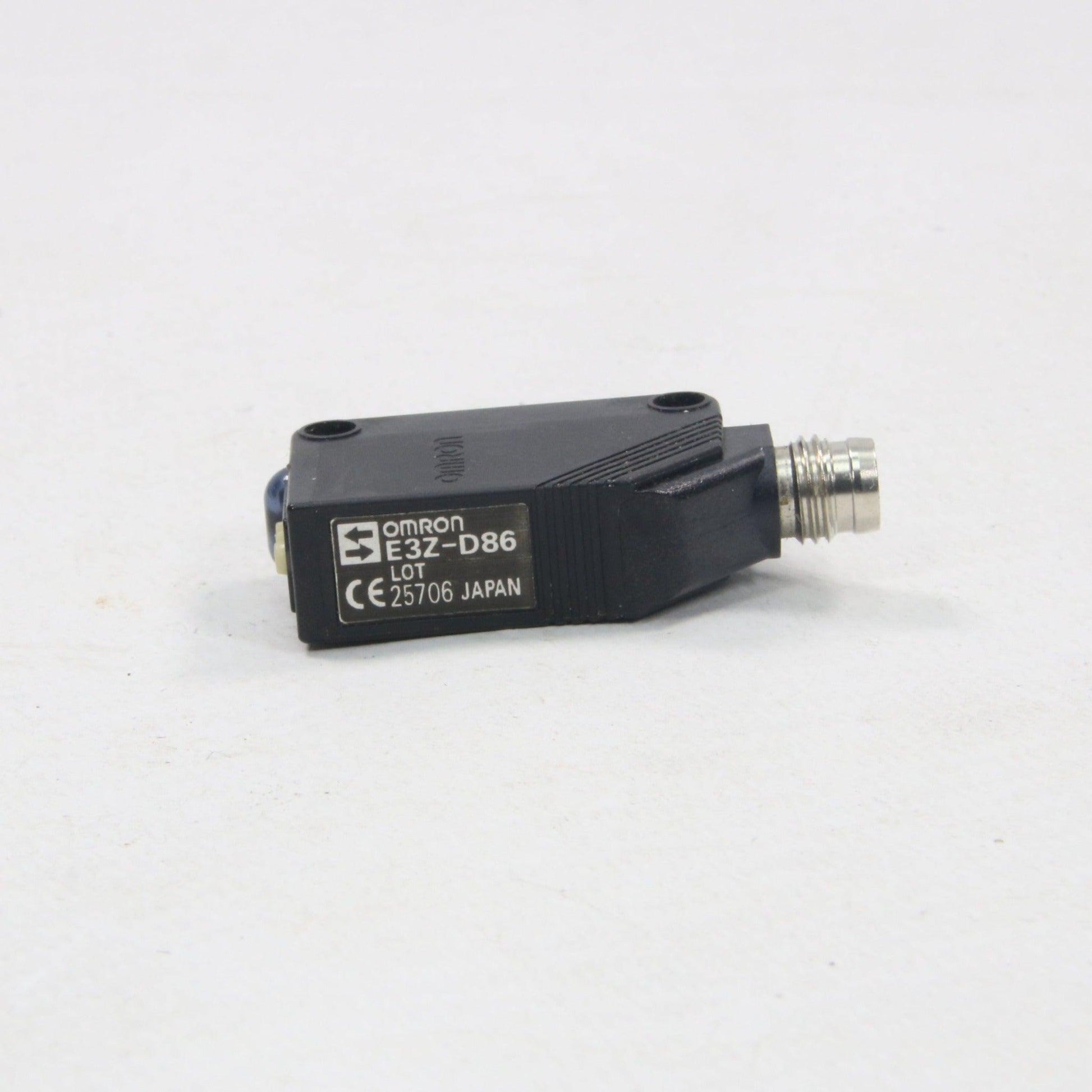 Omron E3Z-D86 Photoelectric Sensor-Photoelectric Sensor-Used Industrial Parts