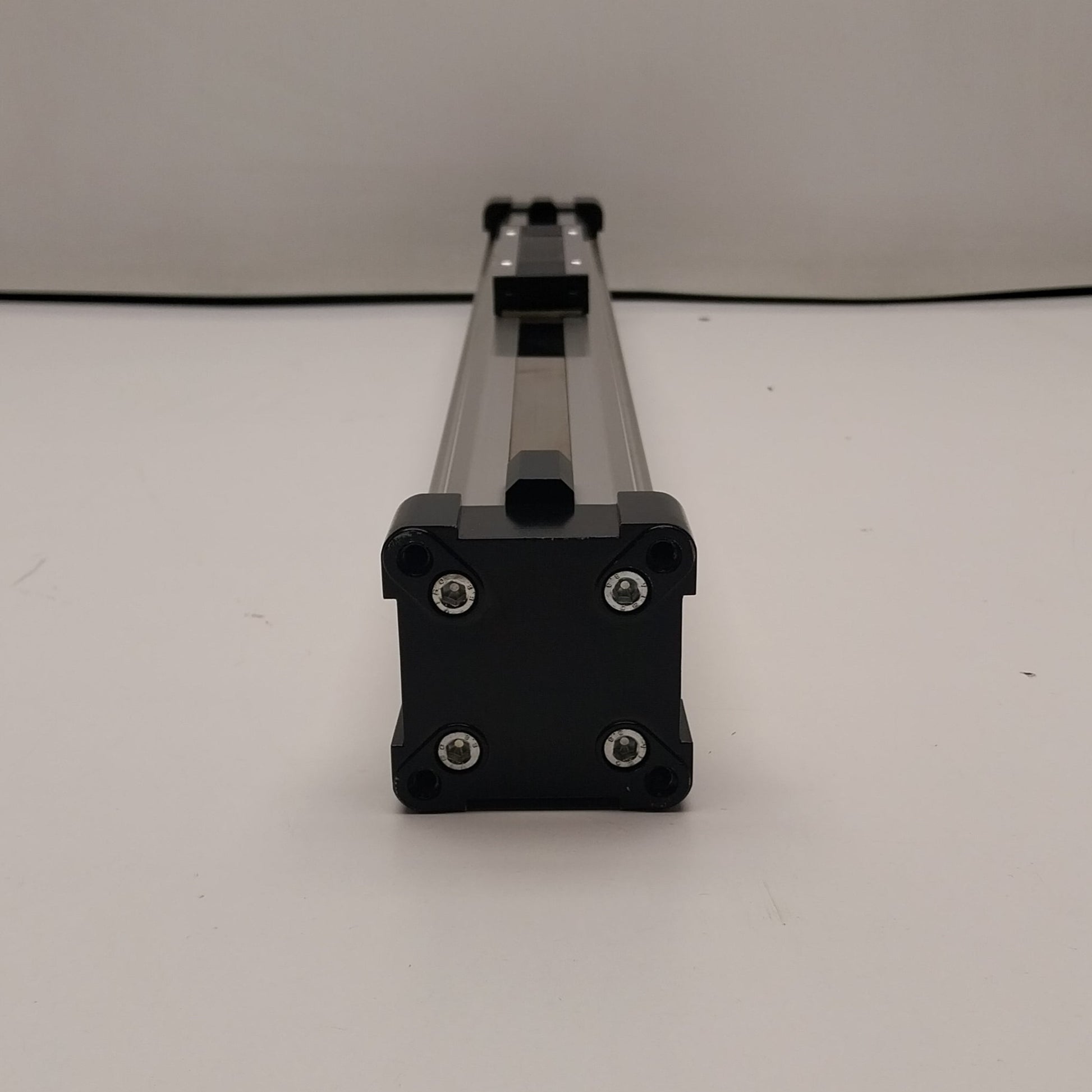 Parker OSP-P Rodless Pneumatic Actuator – Model OSPP400000000350000000000-Rodless Pneumatic Actuator-Used Industrial Parts