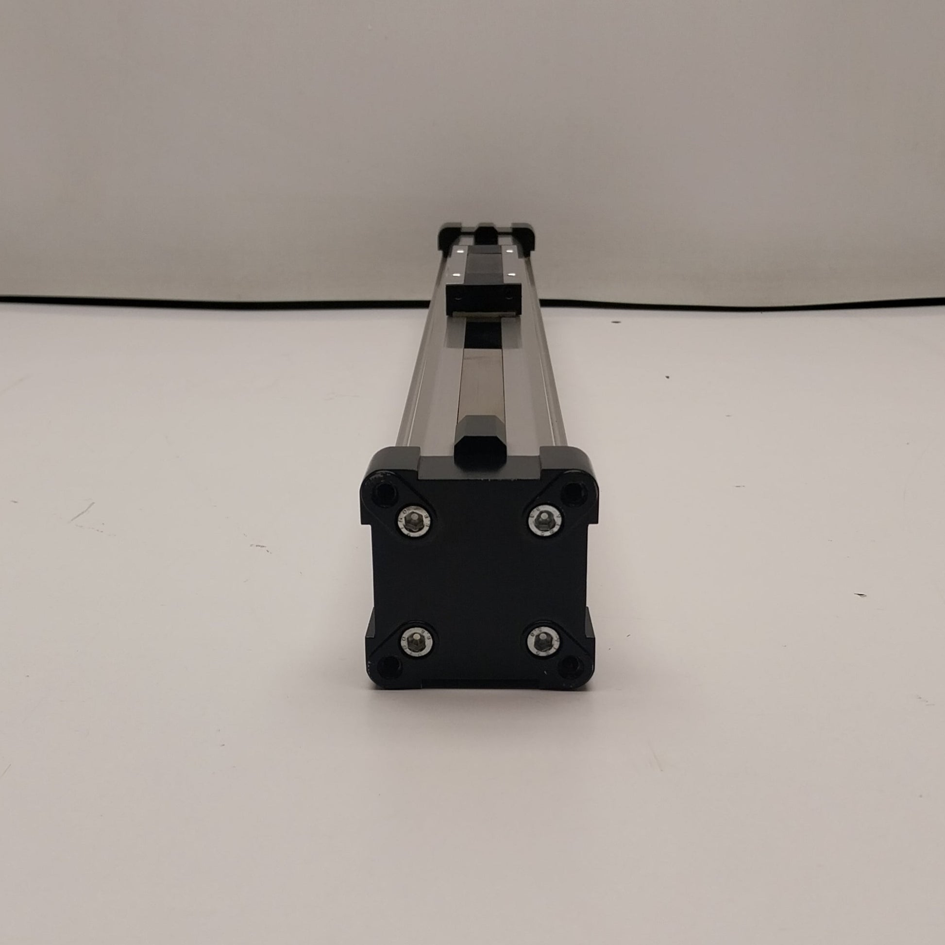 Parker OSP-P Rodless Pneumatic Actuator – Model OSPP400000000350000000000-Rodless Pneumatic Actuator-Used Industrial Parts