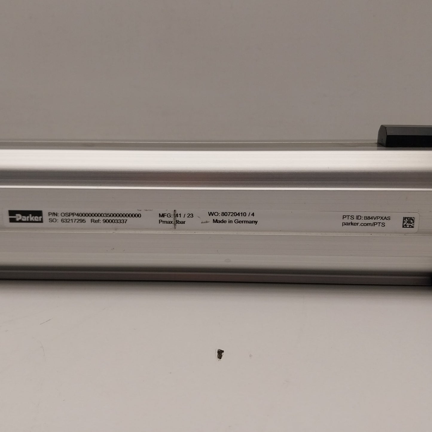 Parker OSP-P Rodless Pneumatic Actuator – Model OSPP400000000350000000000-Rodless Pneumatic Actuator-Used Industrial Parts