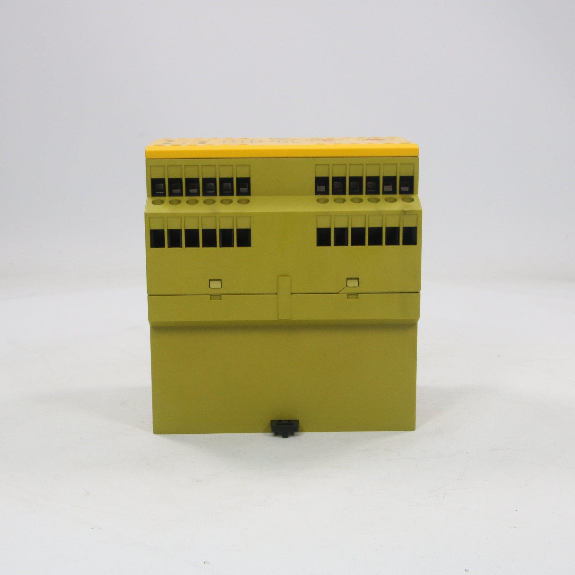 Pilz PNOZ 2VQ Safety Relay 774013-Safety Relay-Used Industrial Parts