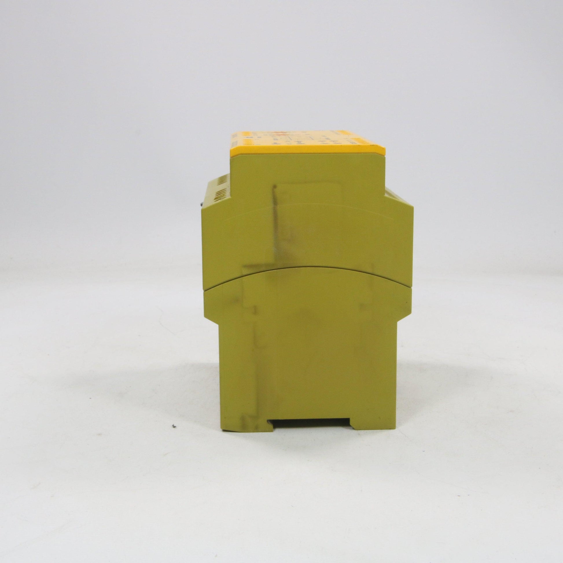 Pilz PNOZ 2VQ Safety Relay 774013-Safety Relay-Used Industrial Parts
