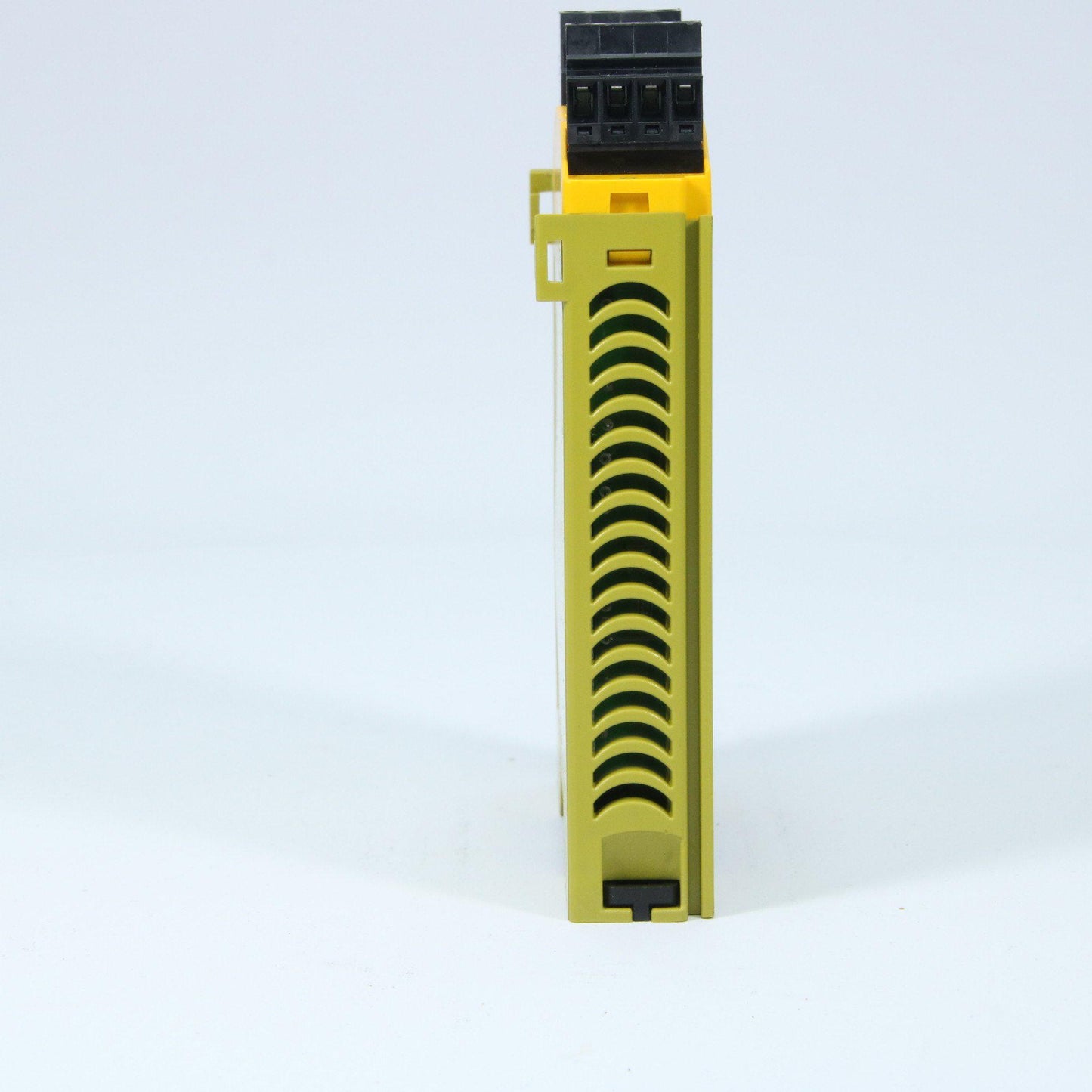 Pilz PNOZ mo4p PNOZmo4p 773536 Erweiterungsmodul 240VAC/24VDC -used Pilz PNOZ mo4p PNOZmo4p 773536 Erweiterungsmodul 240VAC/24VDC -used