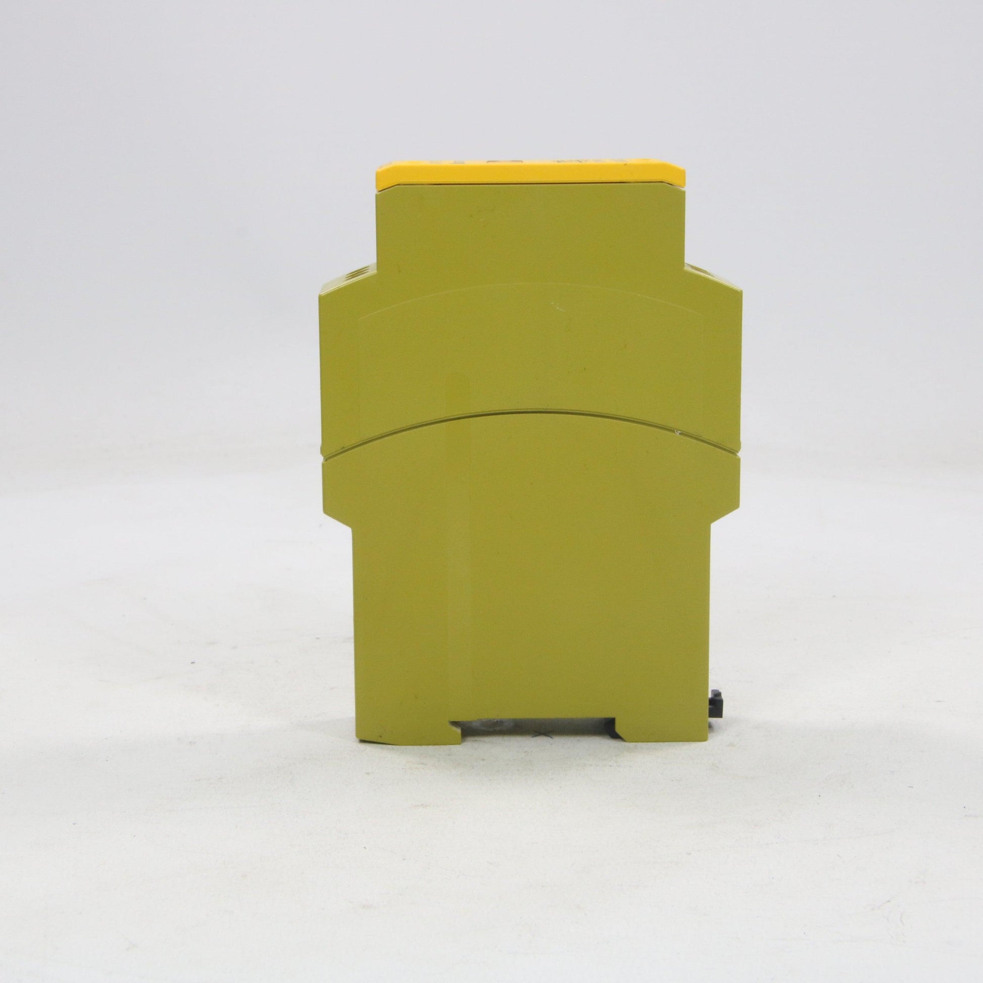 Pilz PZE X4V 774583 Safety Relay-Safety Relay-Used Industrial Parts