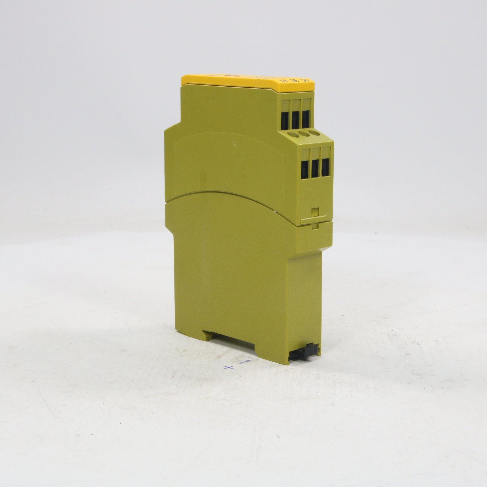 Pilz PZE X4V 774583 Safety Relay-Safety Relay-Used Industrial Parts