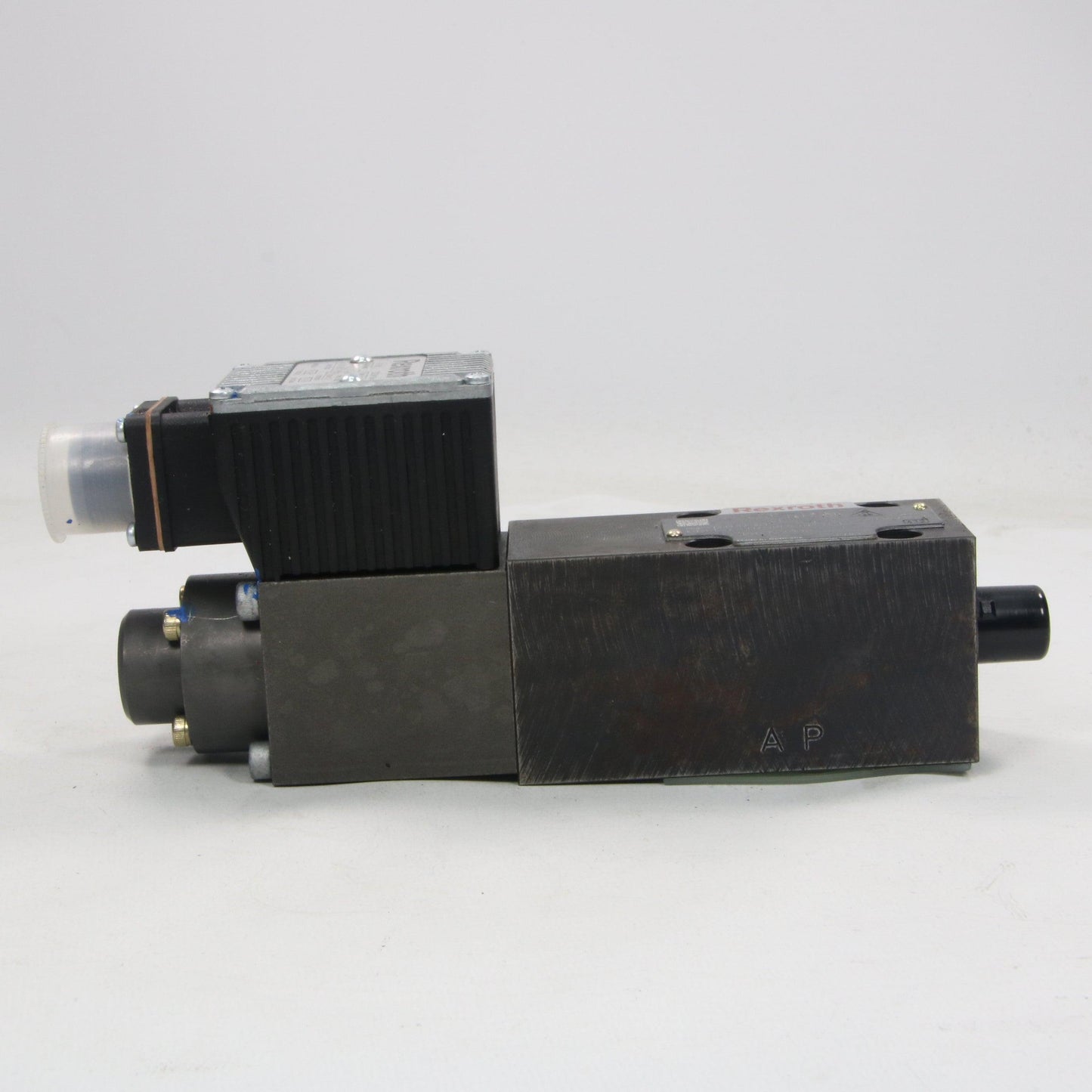 Rexroth Directional Valve MNR: R900972193-Directional Valve-Used Industrial Parts