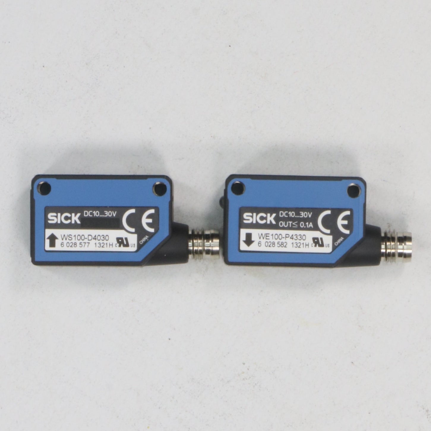 Sick WS WE100 P4339 Miniature Photoelectric Sensor Set-Miniature Photoelectric Sensor Set-Used Industrial Parts