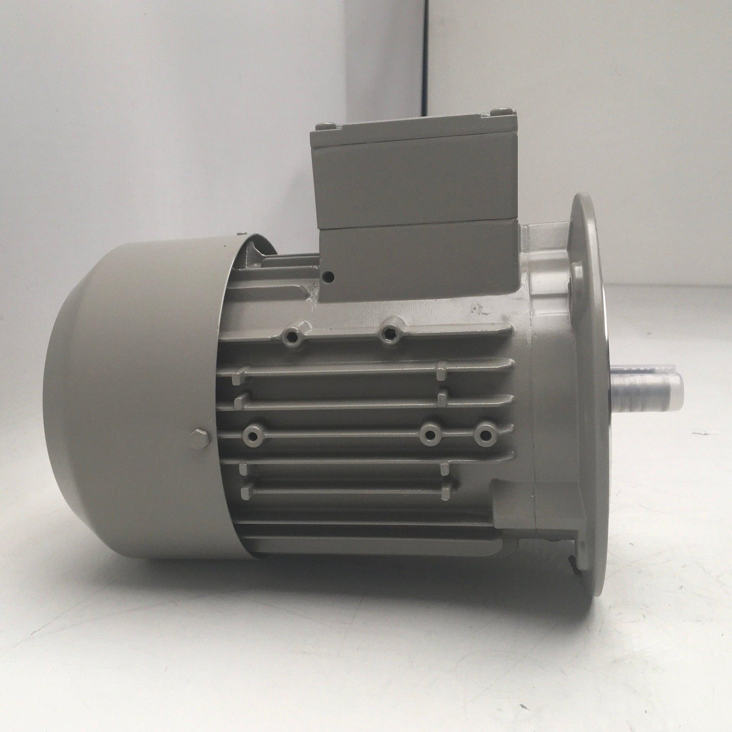 Siemens 1LE1003-0CB29-0GB-Z 3~Phase Motor 0.18kW-3~Phase Motor-Used Industrial Parts