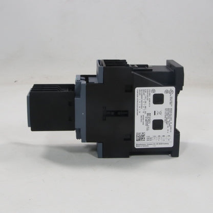 Siemens 3RT2024-1AP04 Power Contactor with Auxiliary Block-Power Contactor with Auxiliary Block-Used Industrial Parts