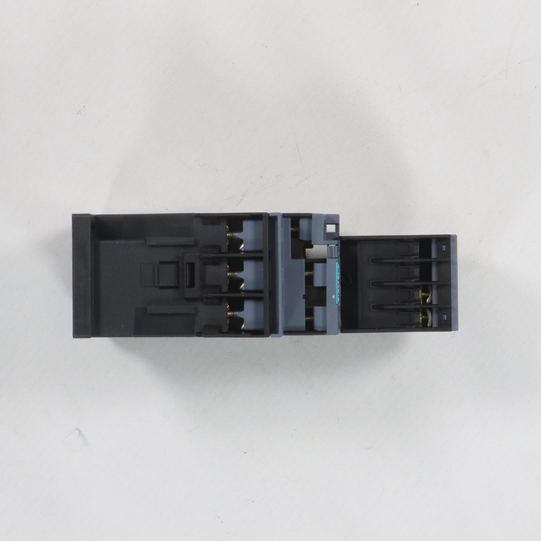 Siemens 3RT2024-1AP04 Power Contactor with Auxiliary Block-Power Contactor with Auxiliary Block-Used Industrial Parts