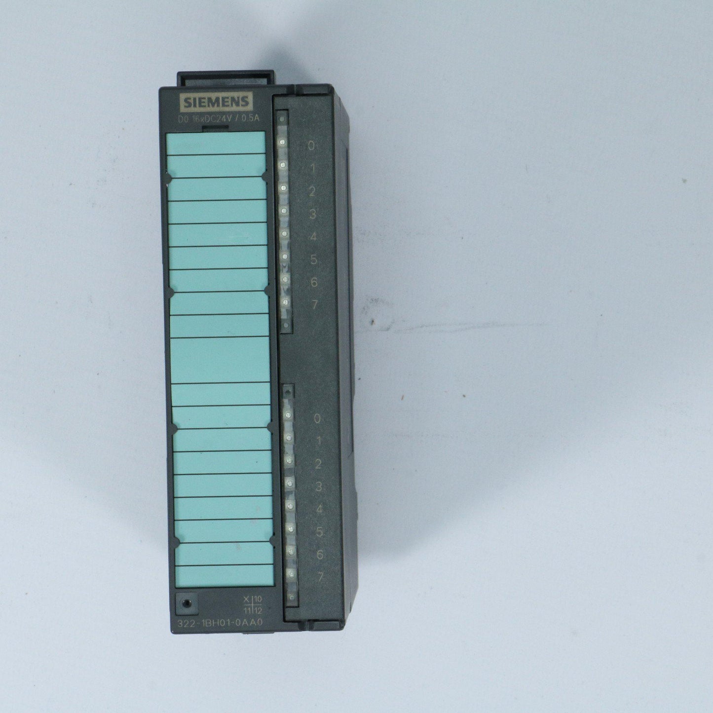 Siemens 6ES7 322-1BH01-0AA0 Digital Output Module-Digital Output Module-Used Industrial Parts