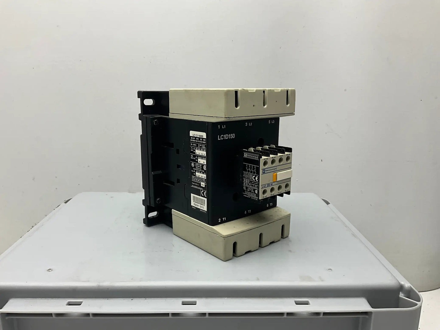 Telemecanique LC1 D 15000 Contactor-Contactor-CC-06-04-02-6152430211250-Used Industrial Parts
