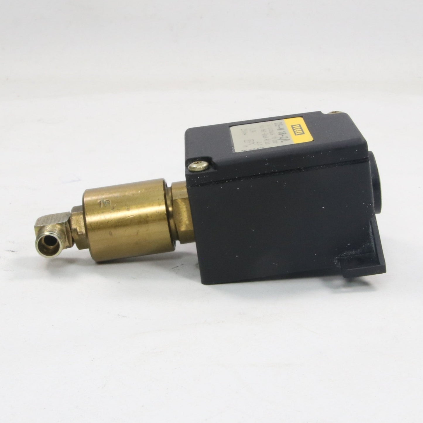 Vogel DS-W 18-2/L Pressure Switch-Pressure Switch-Used Industrial Parts