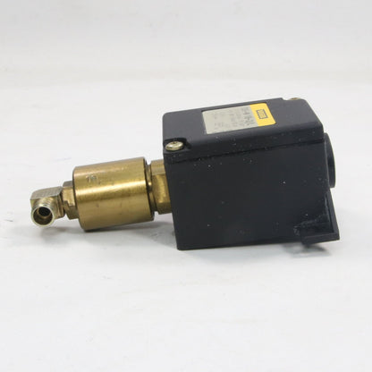 Vogel DS-W 18-2/L Pressure Switch-Pressure Switch-Used Industrial Parts
