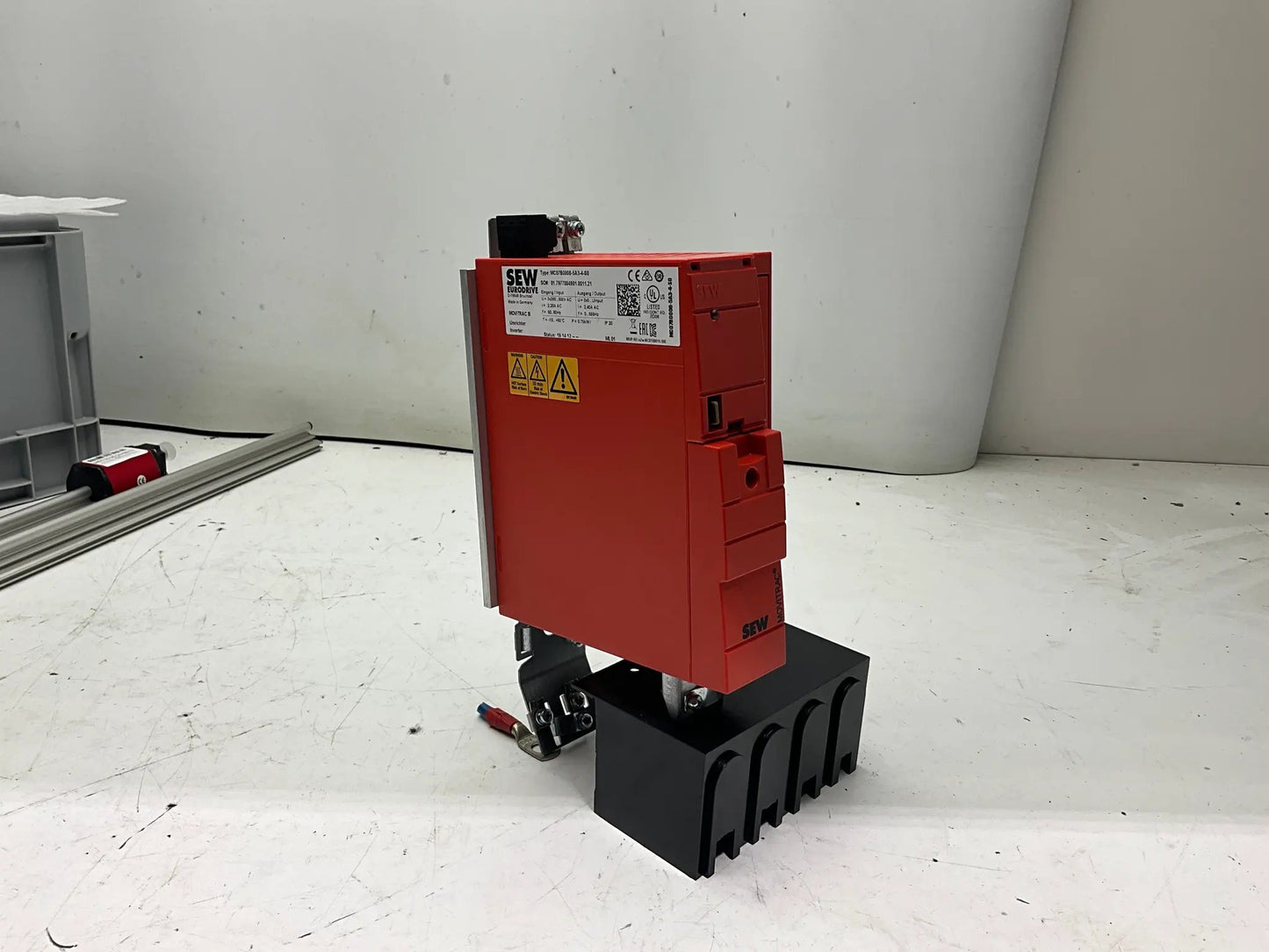 SEW-Eurodrive Movitrac B MC07B0008-5A3-4-S0 Inverter-Inverter-CE-02-05-03-6152430332337-Used Industrial Parts